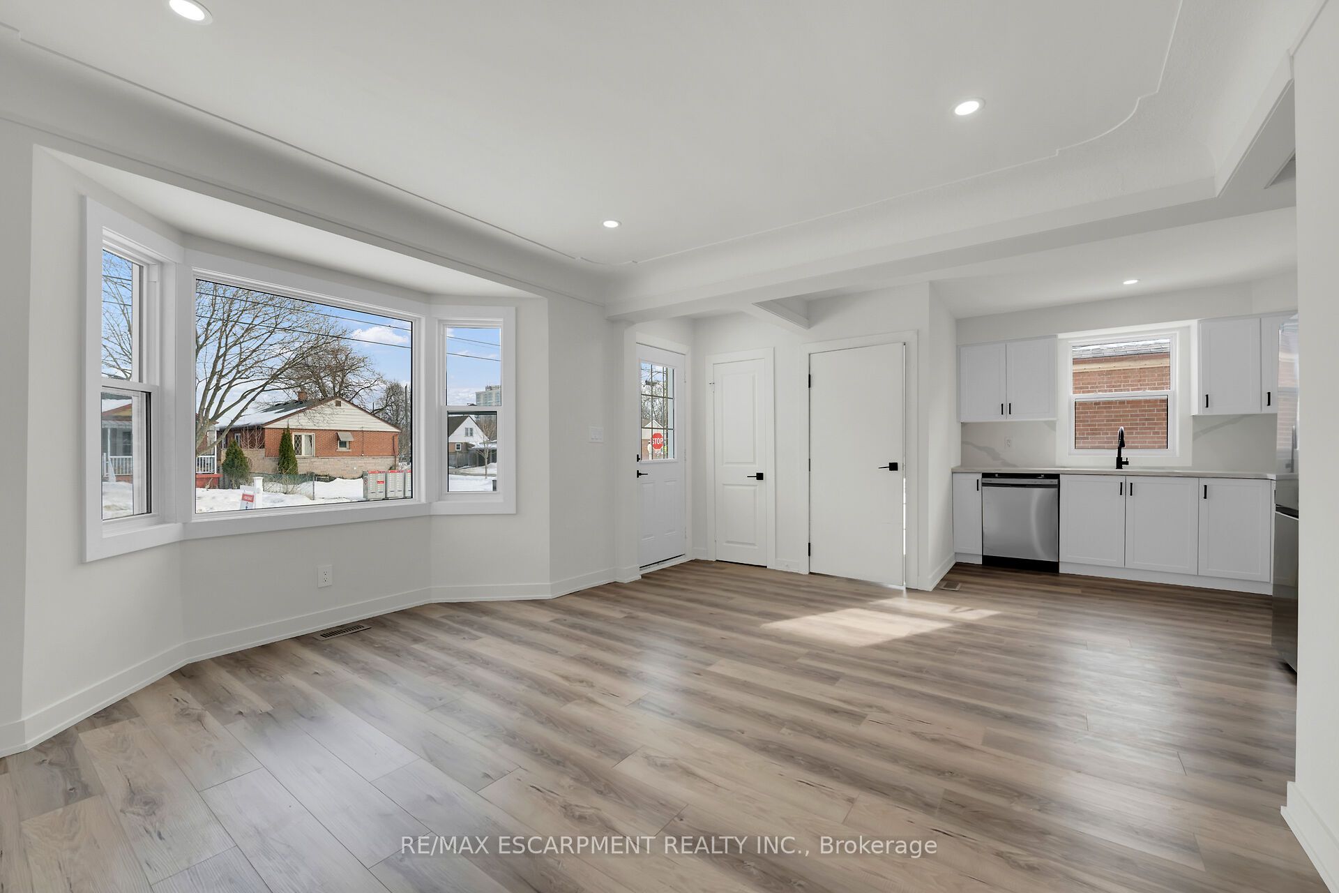 178 East 34th Street Property Photo 10