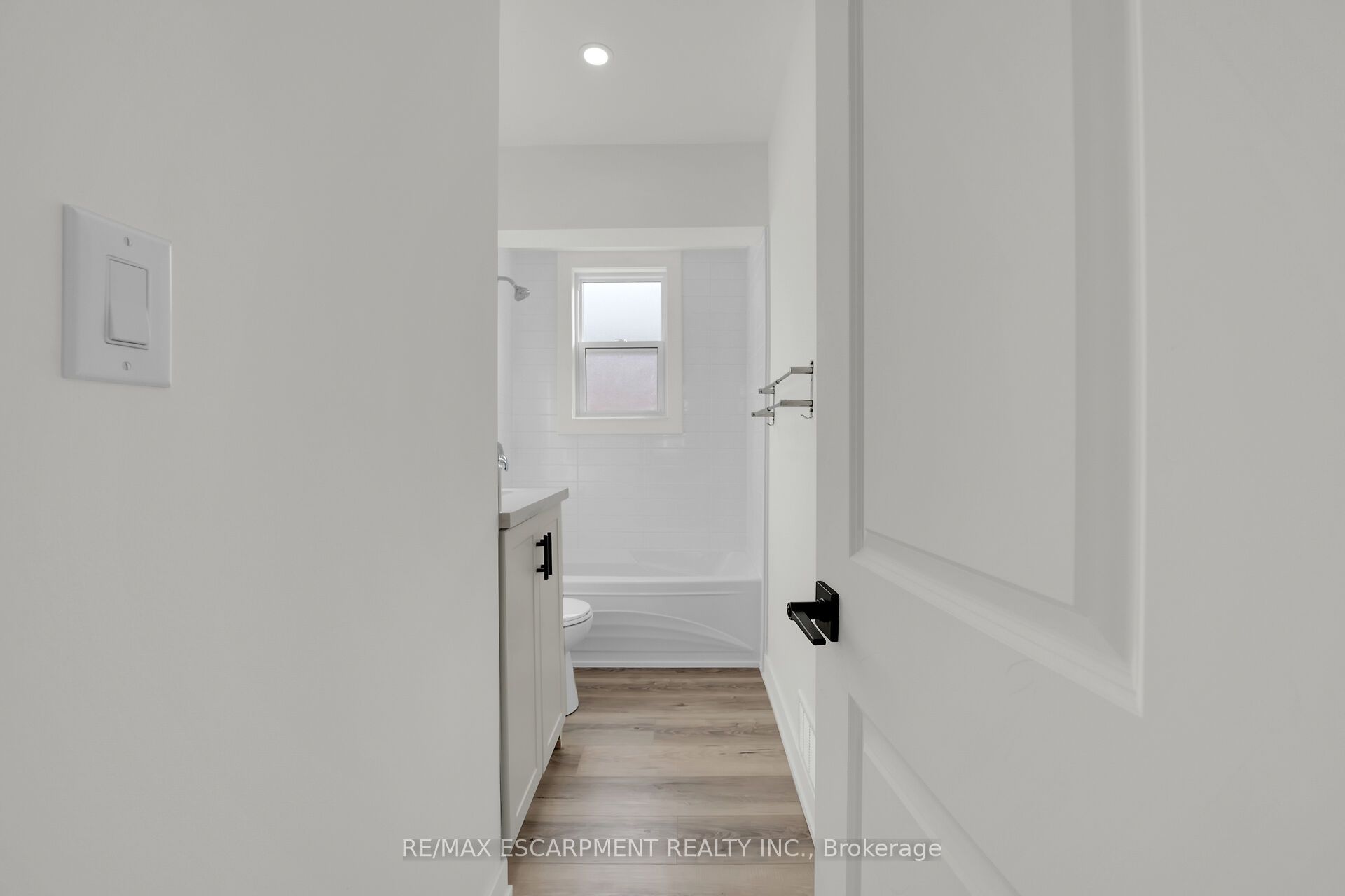 178 East 34th Street Property Photo 19