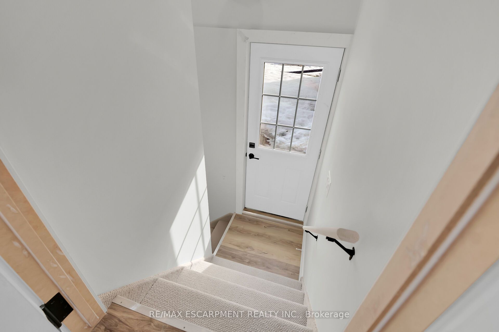 178 East 34th Street Property Photo 21