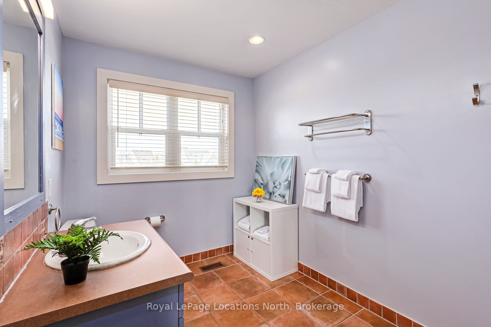 #221 - 125 Fairway Court Property Photo 12