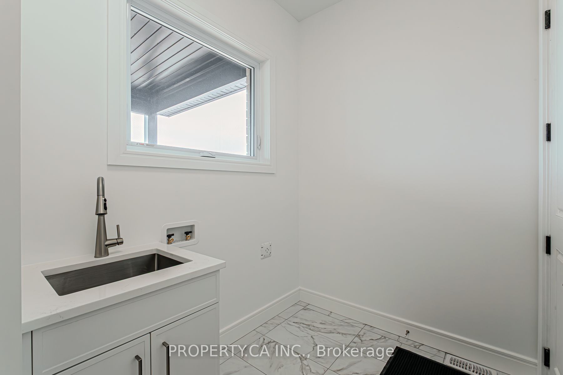 2 Hudson Drive Property Photo 14