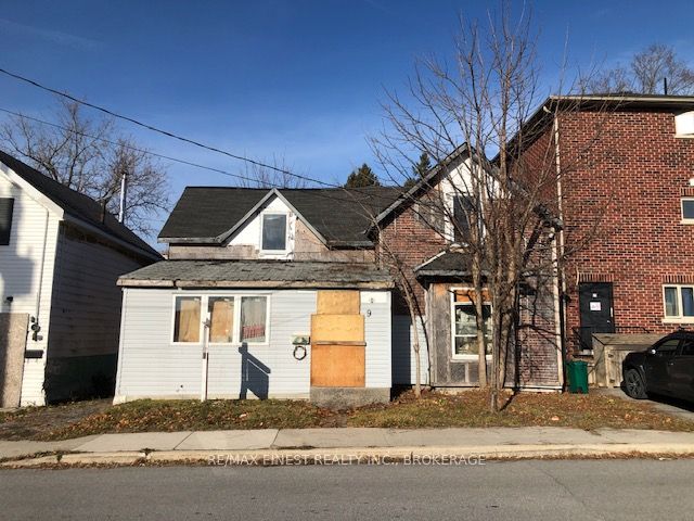 9 Cataraqui St Property Photo