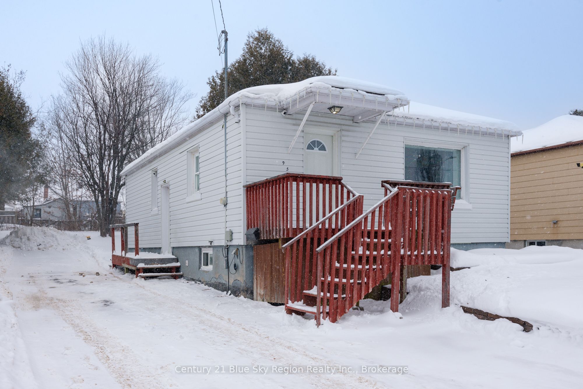 959 Morin Street Property Photo