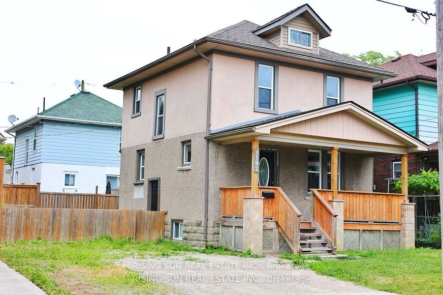 1102 Wellington Ave Property Photo
