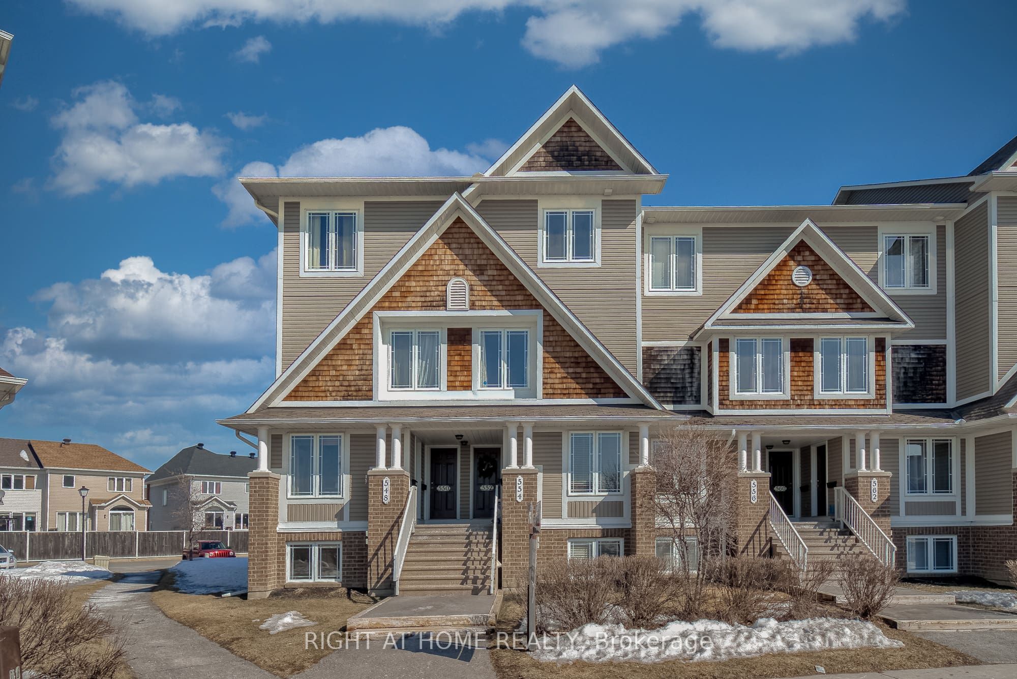 552 Lakeridge Drive Property Photo