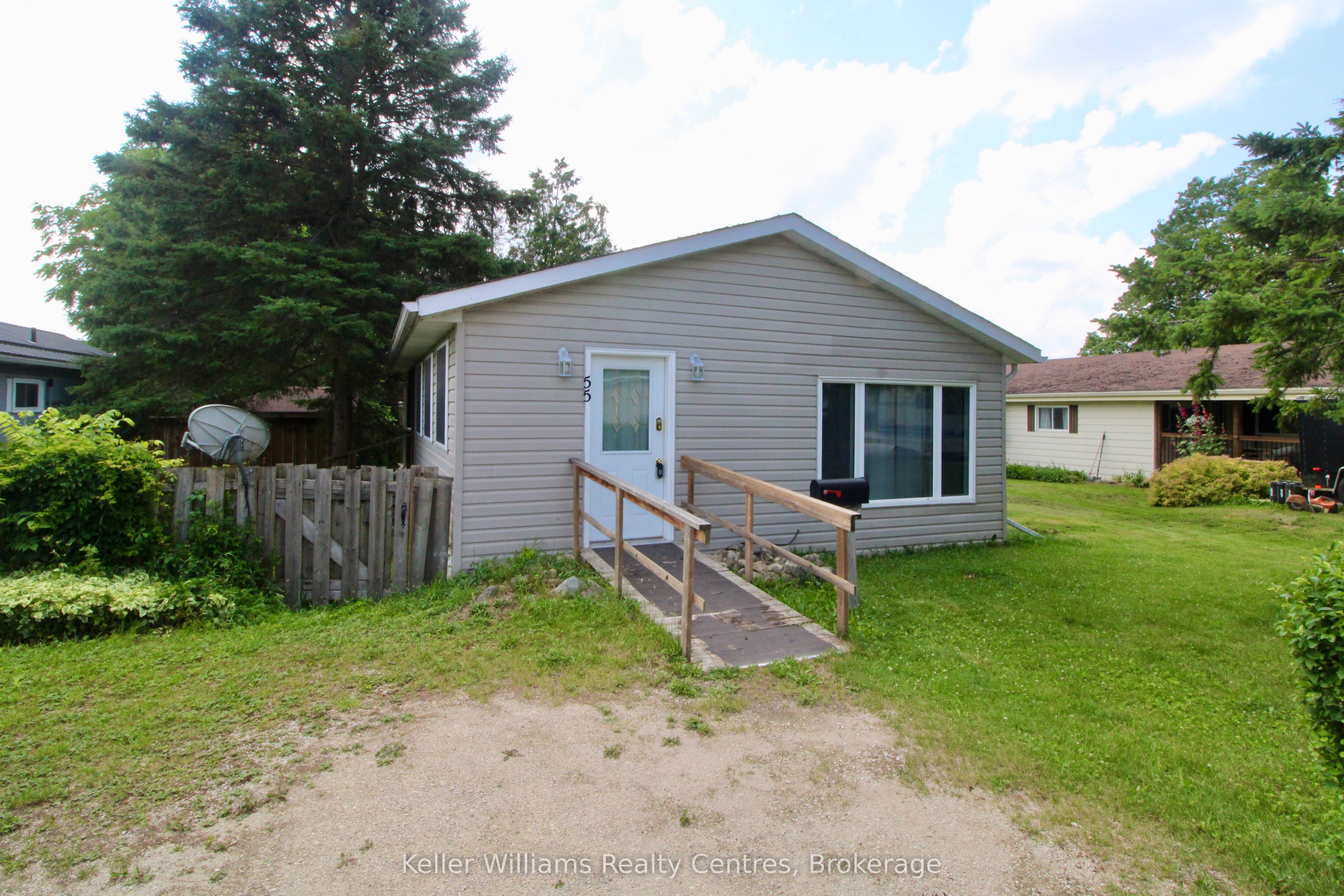 302694 Douglas Street 55 Property Photo 9