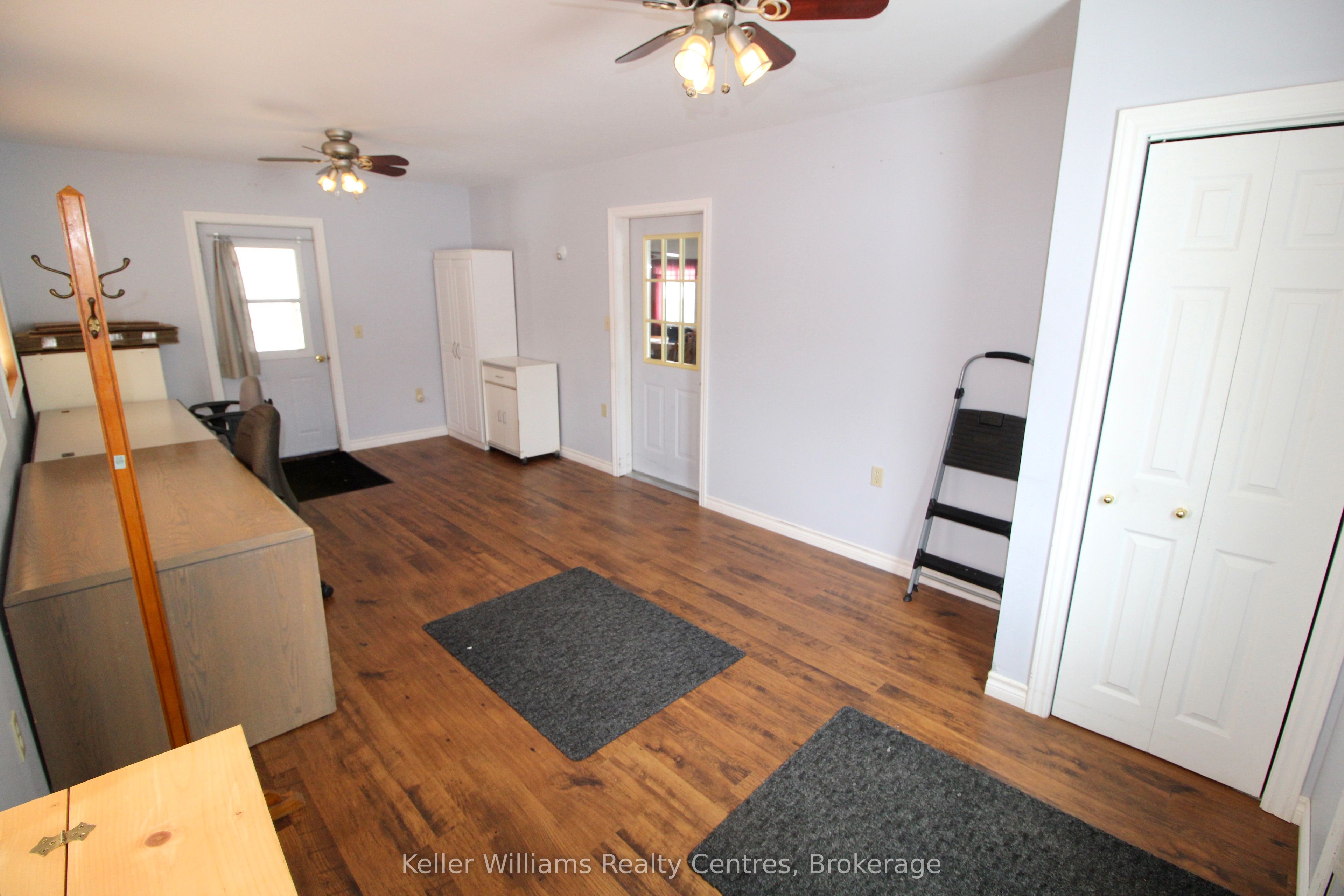 302694 Douglas Street 55 Property Photo 10