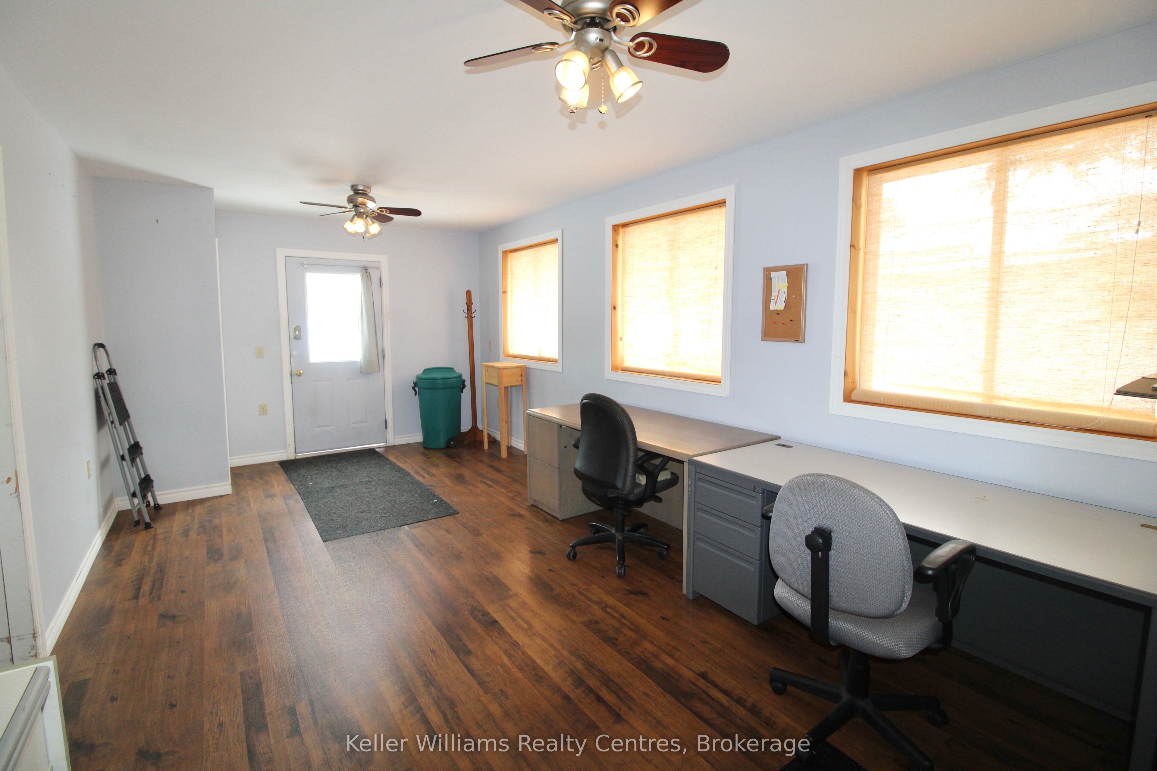 302694 Douglas Street 55 Property Photo 11