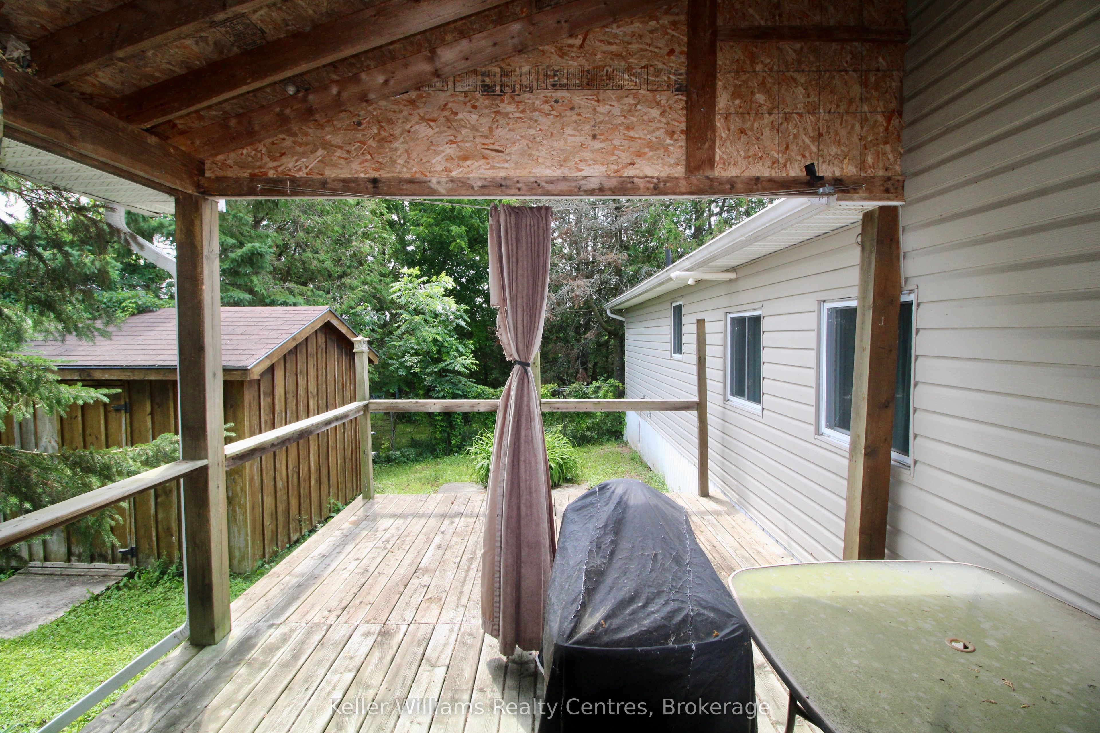 302694 Douglas Street 55 Property Photo 12