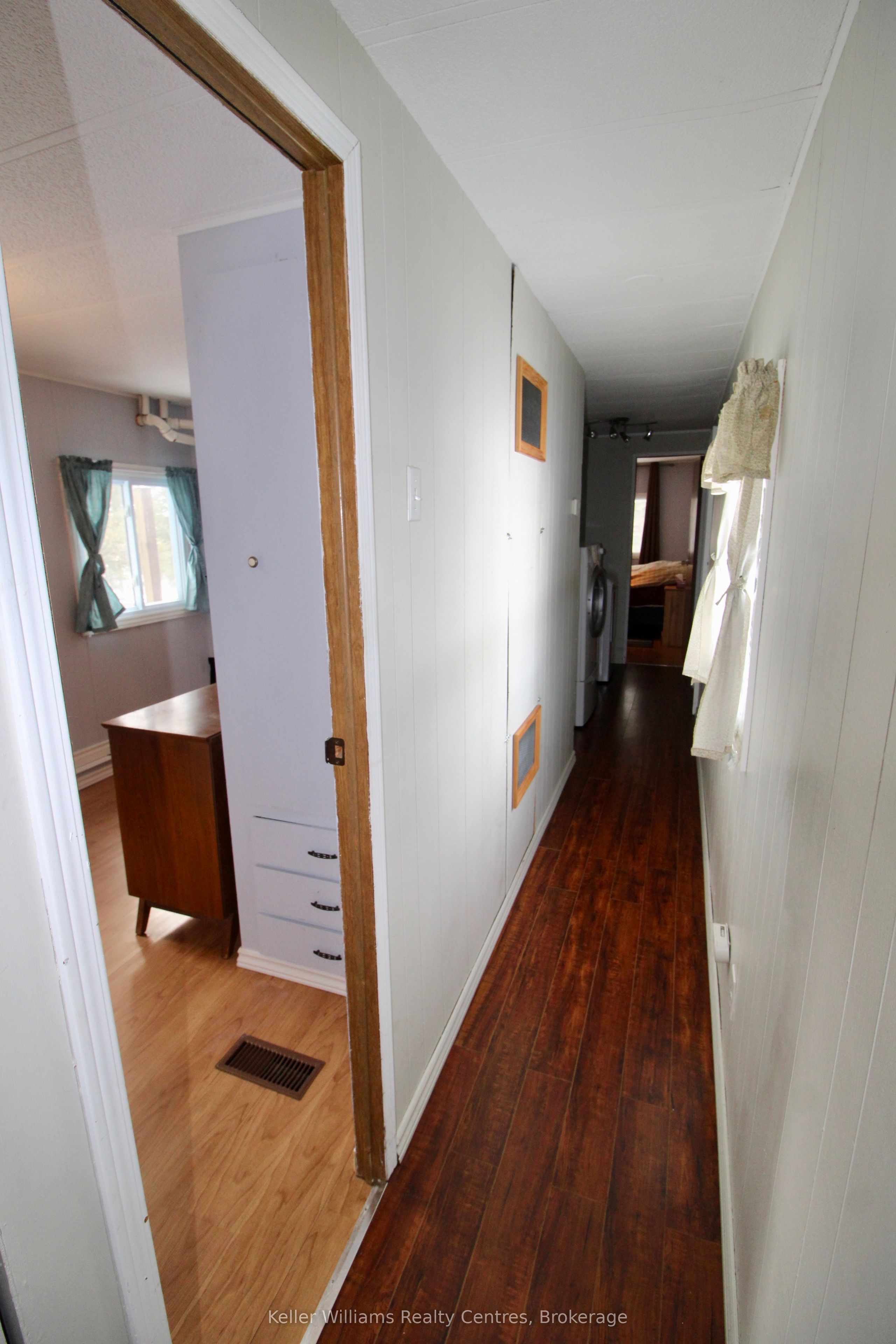 302694 Douglas Street 55 Property Photo 18