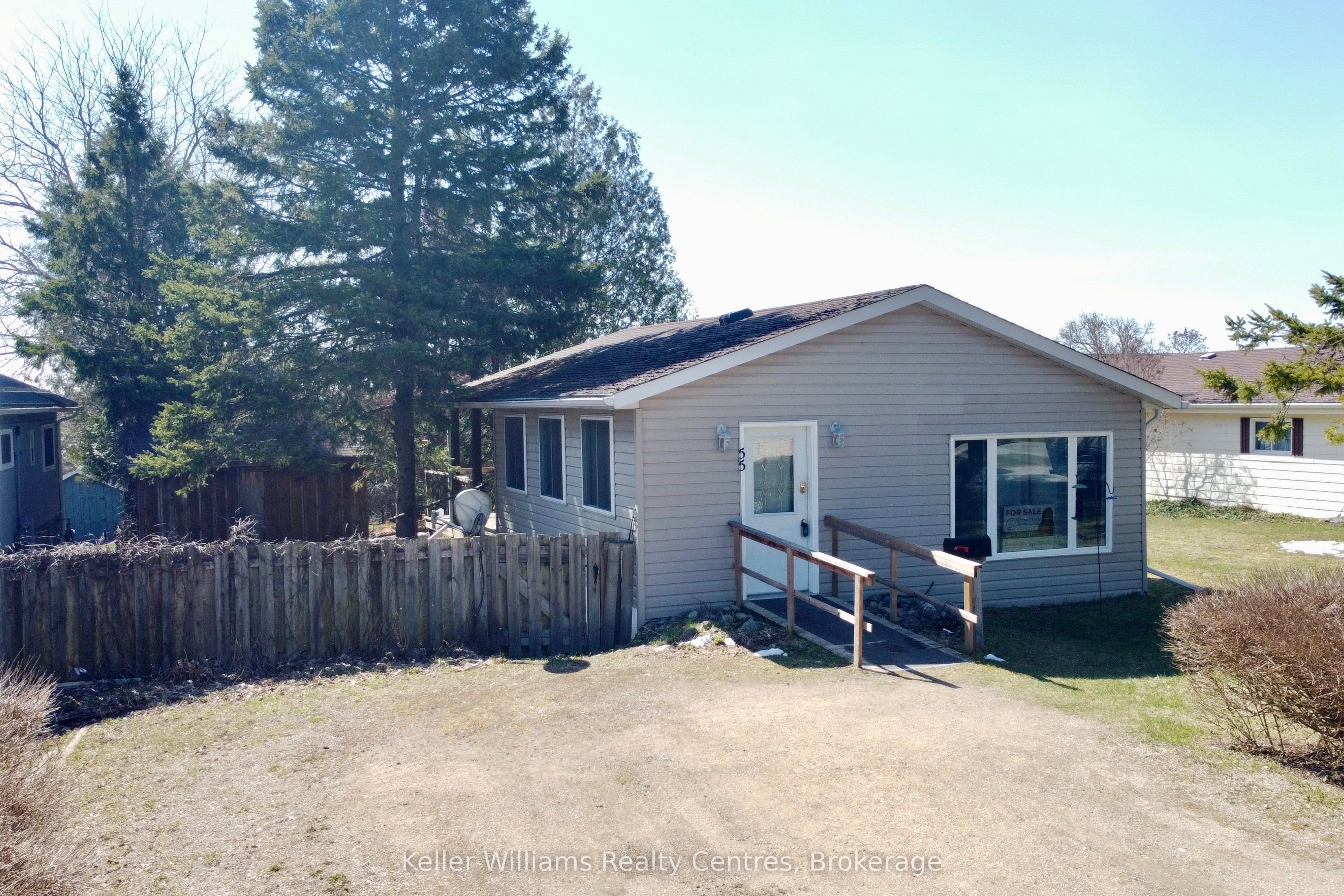 302694 Douglas Street 55 Property Photo 1