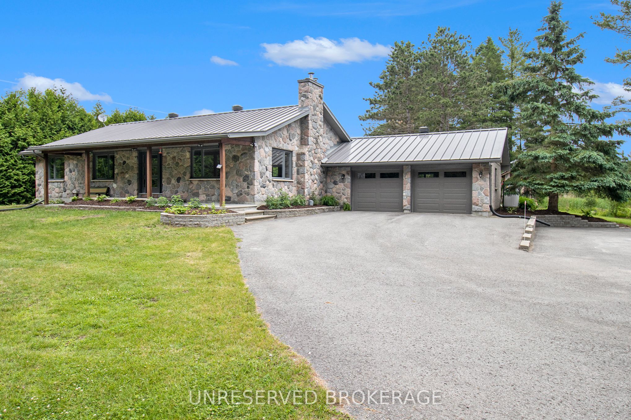 4523 Champlain Road Property Photo