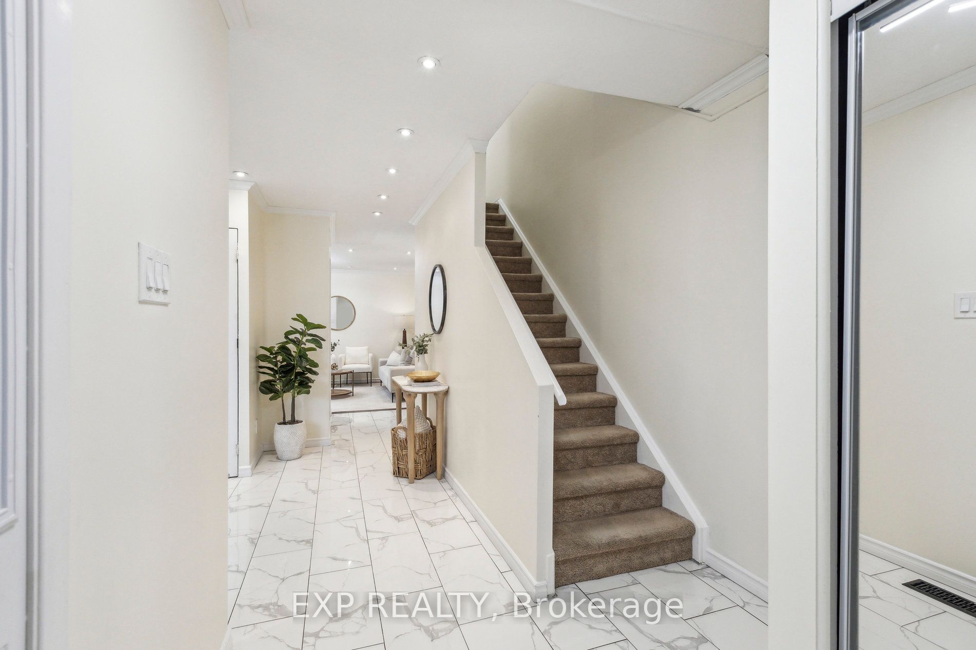 #3 - 407 Keats Way Property Photo 5