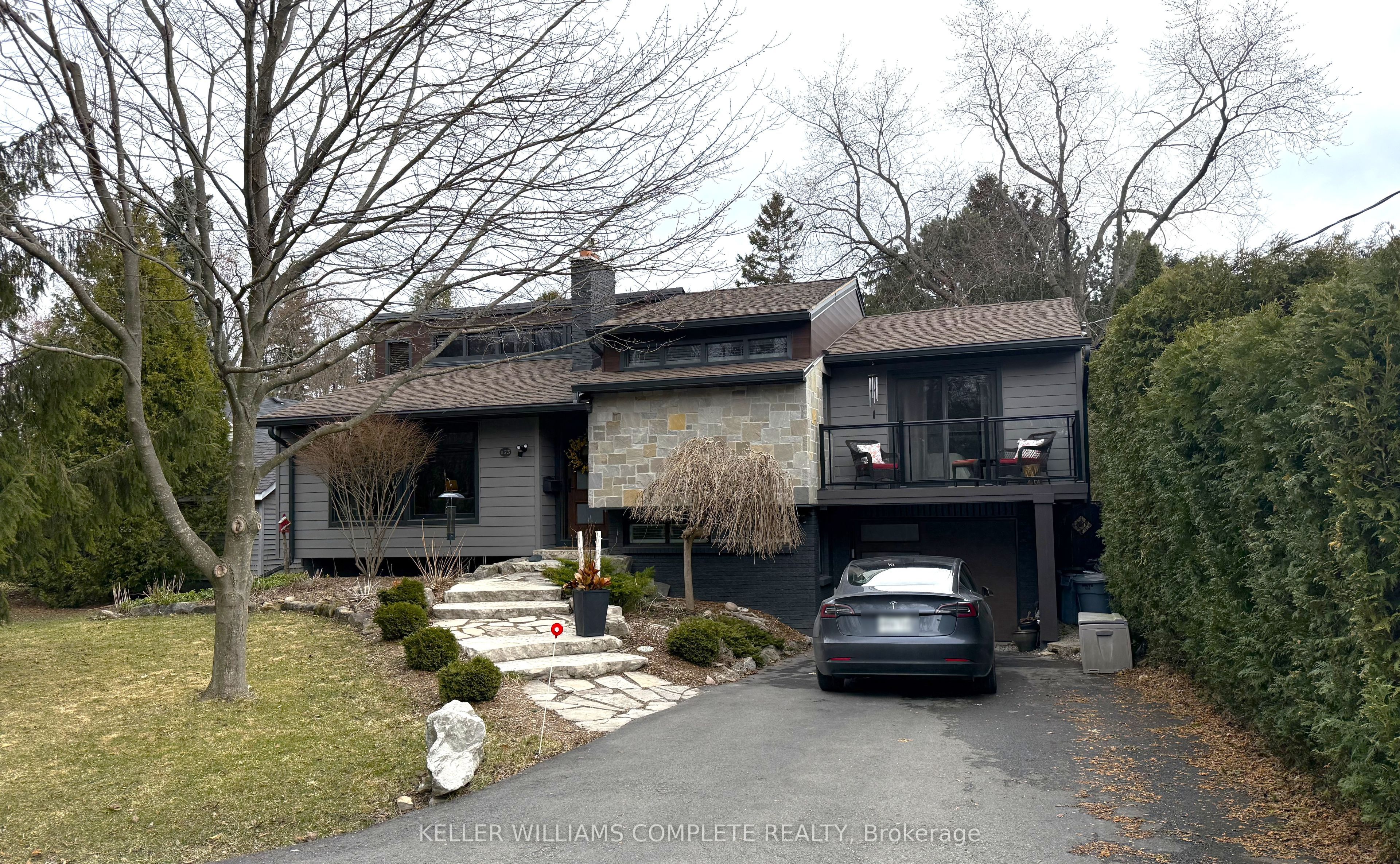 173 Cayuga Avenue Property Photo 1