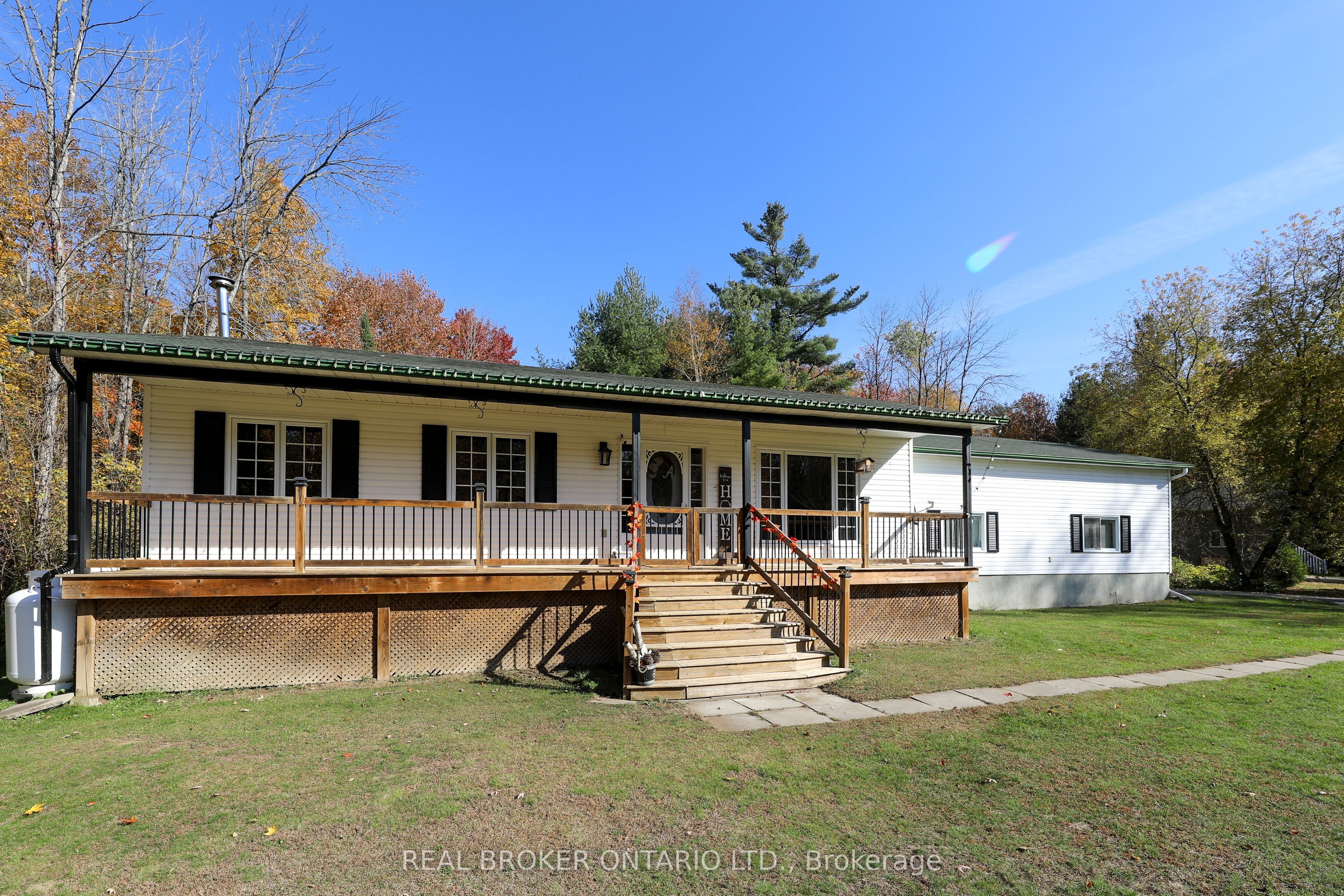 8 Benjamin Lane Property Photo 2