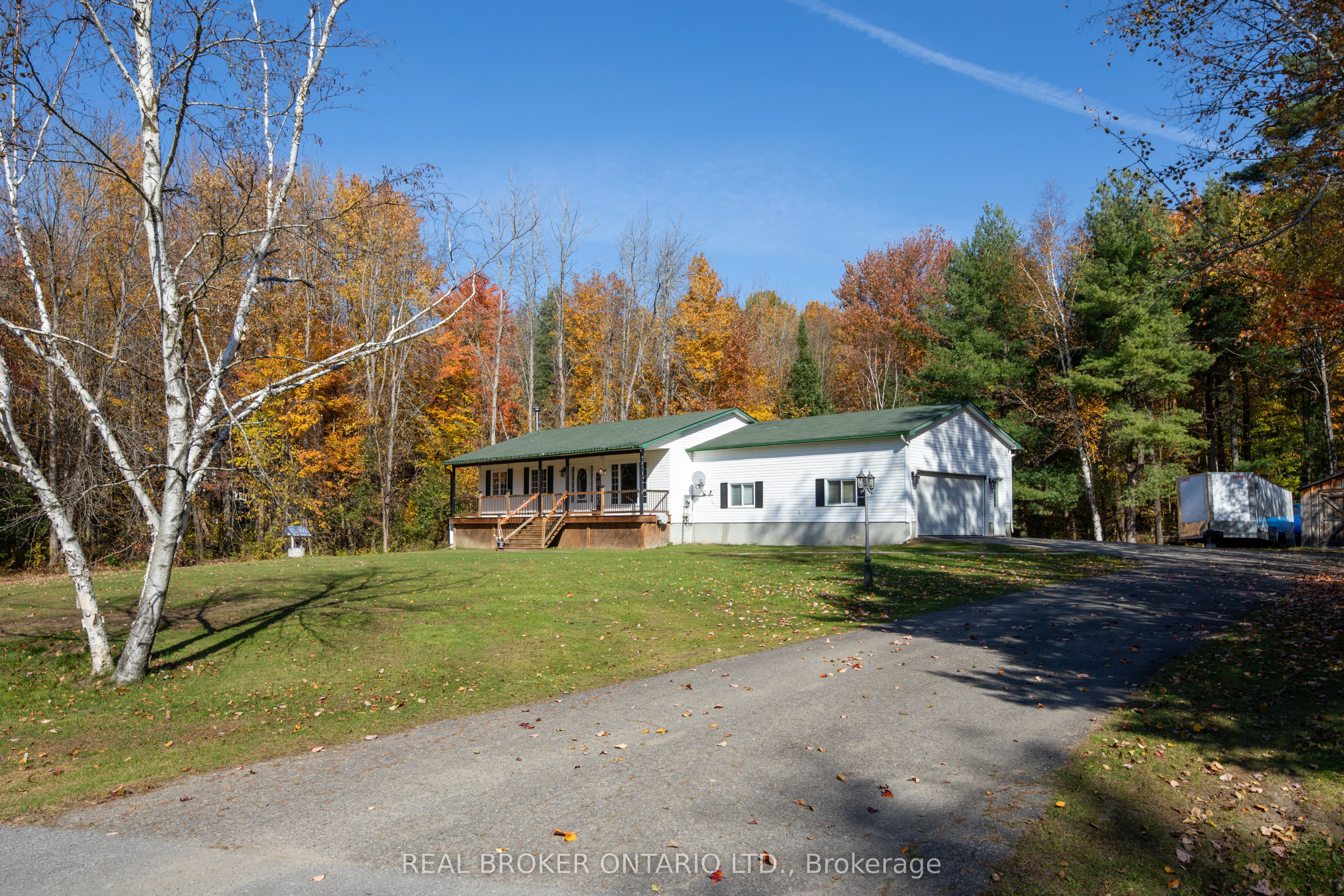8 Benjamin Lane Property Photo 4