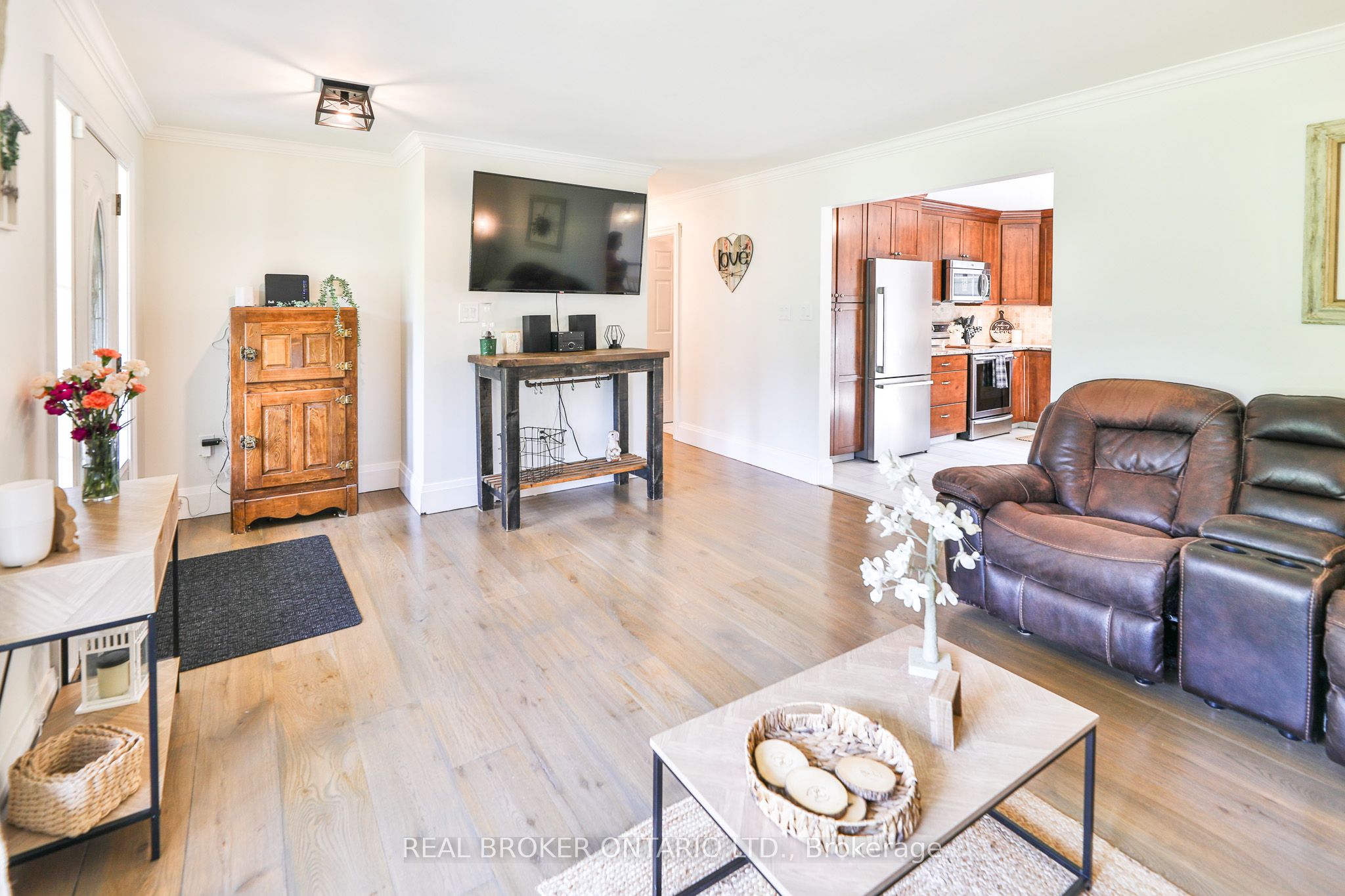 8 Benjamin Lane Property Photo 7