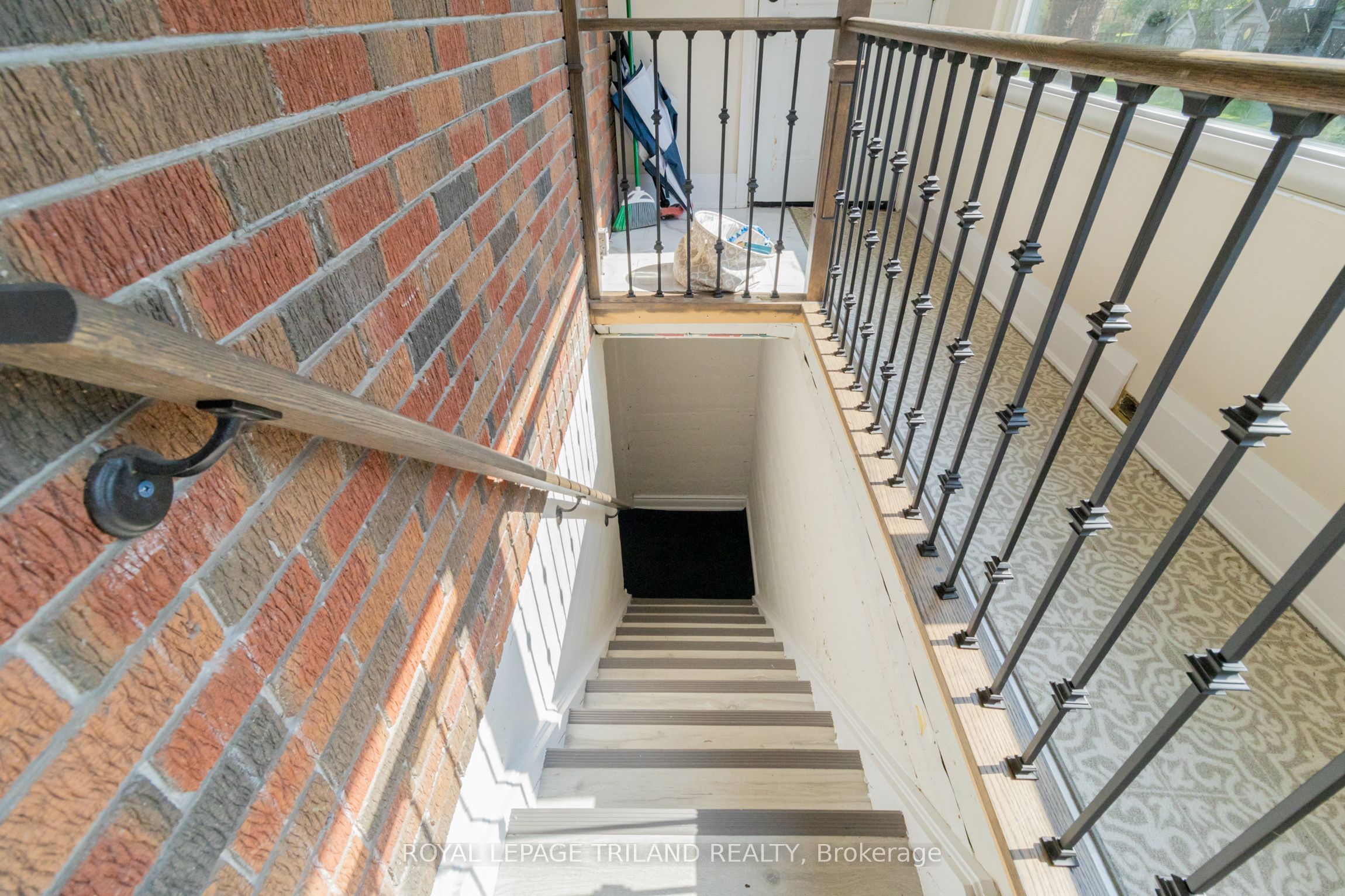 101 Woodstock Street Property Photo 42