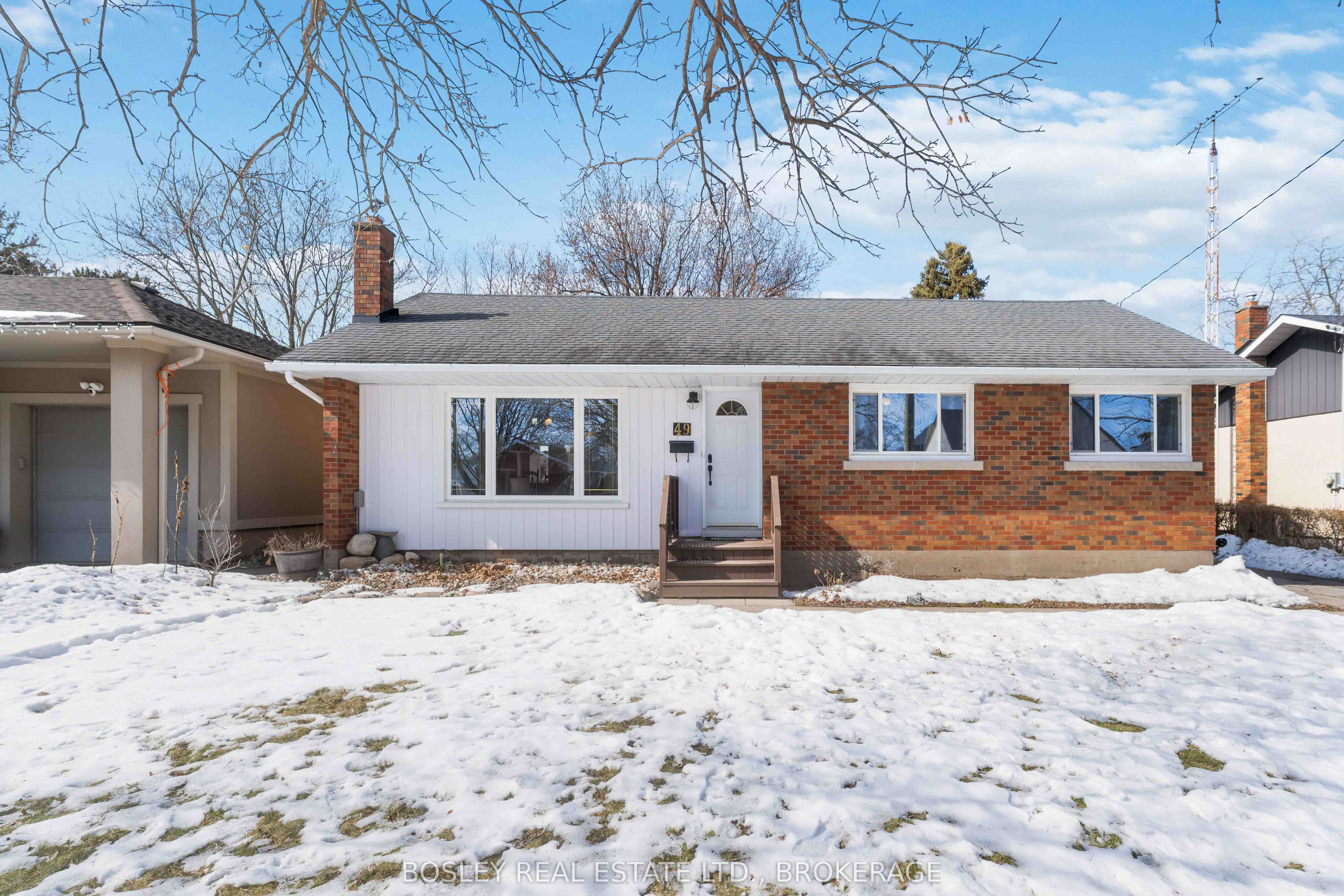 49 Aquadale Drive Property Photo 1