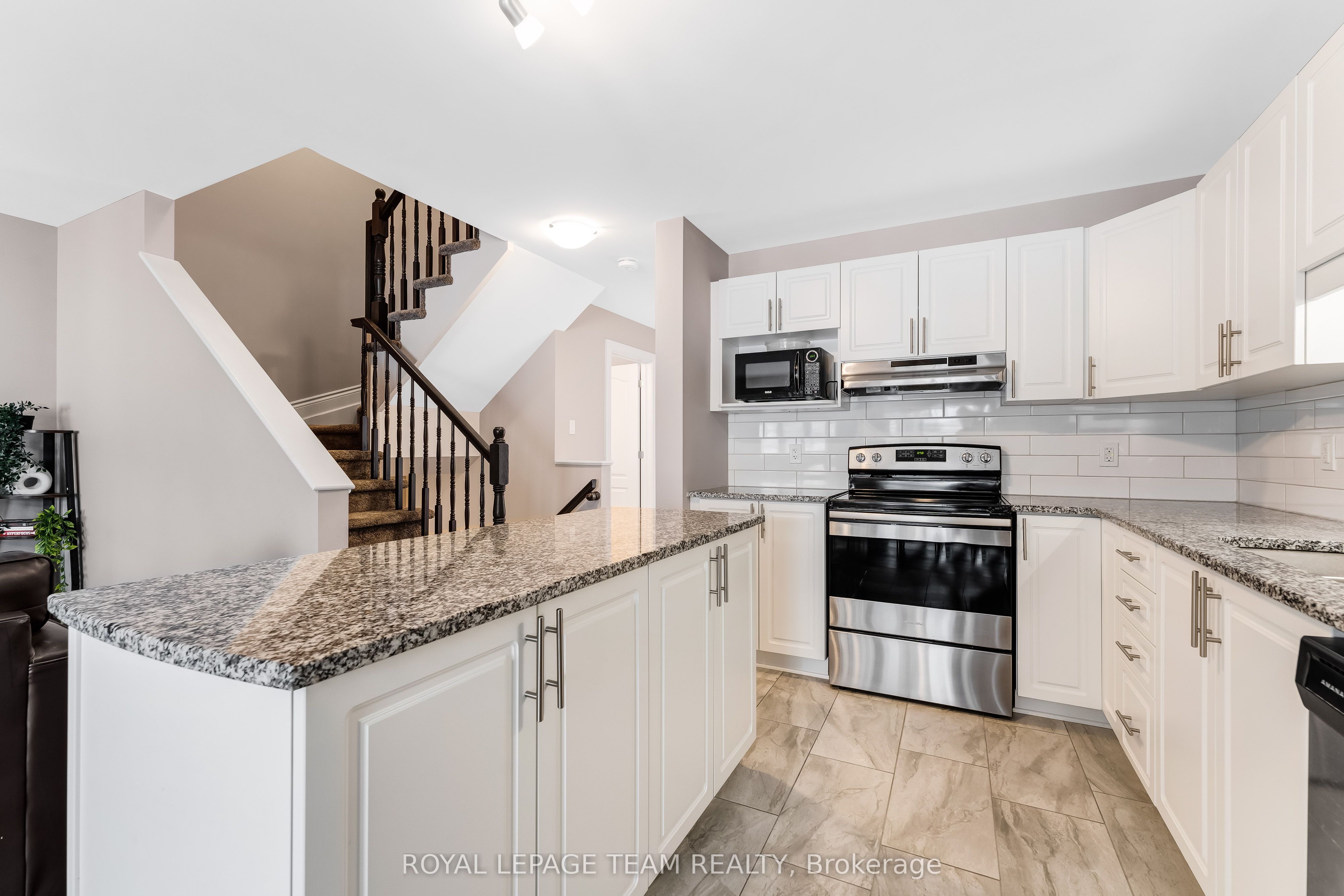 225 Dion Avenue Property Photo 9
