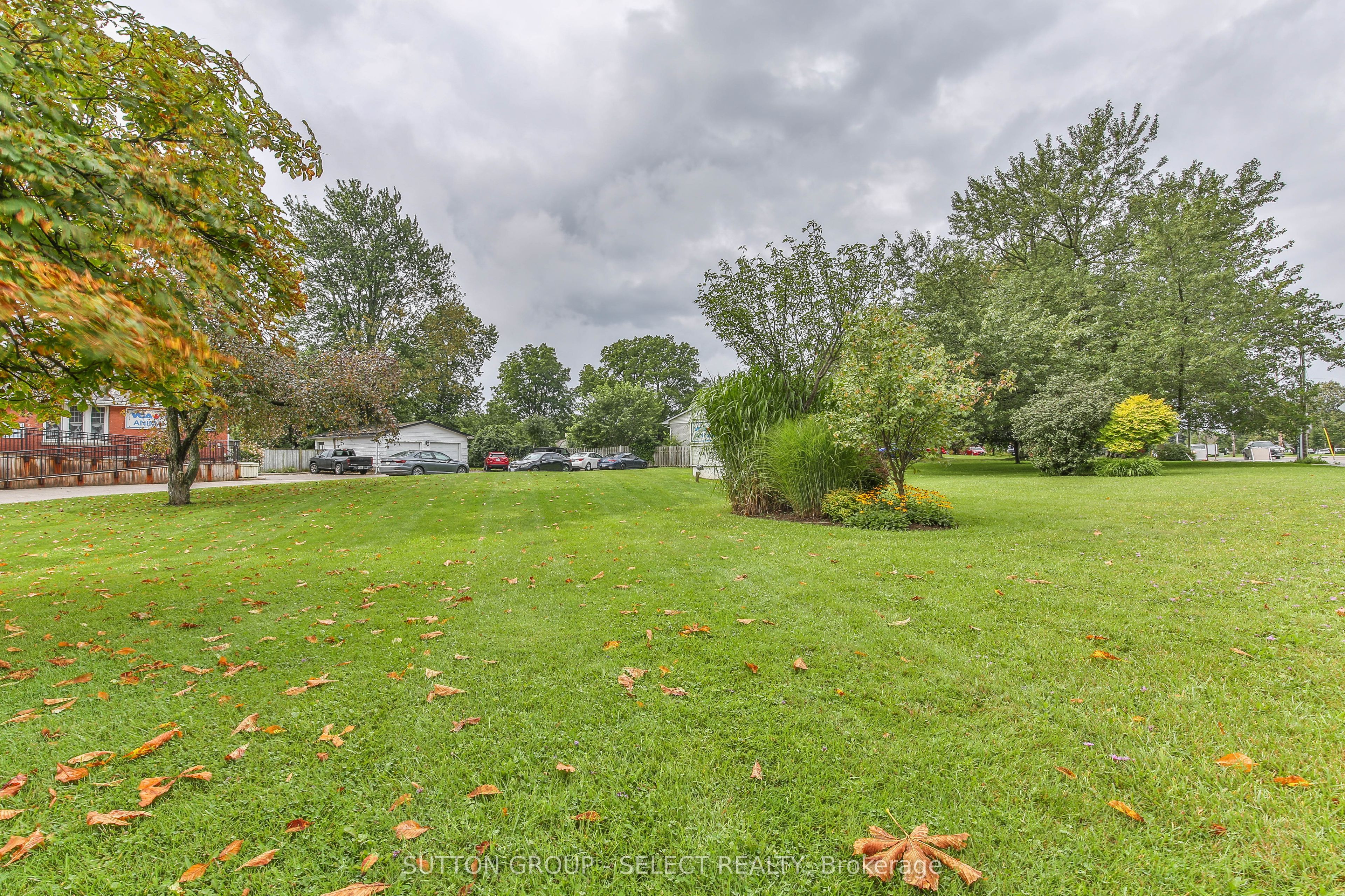 1255 Southdale Road Property Photo 10