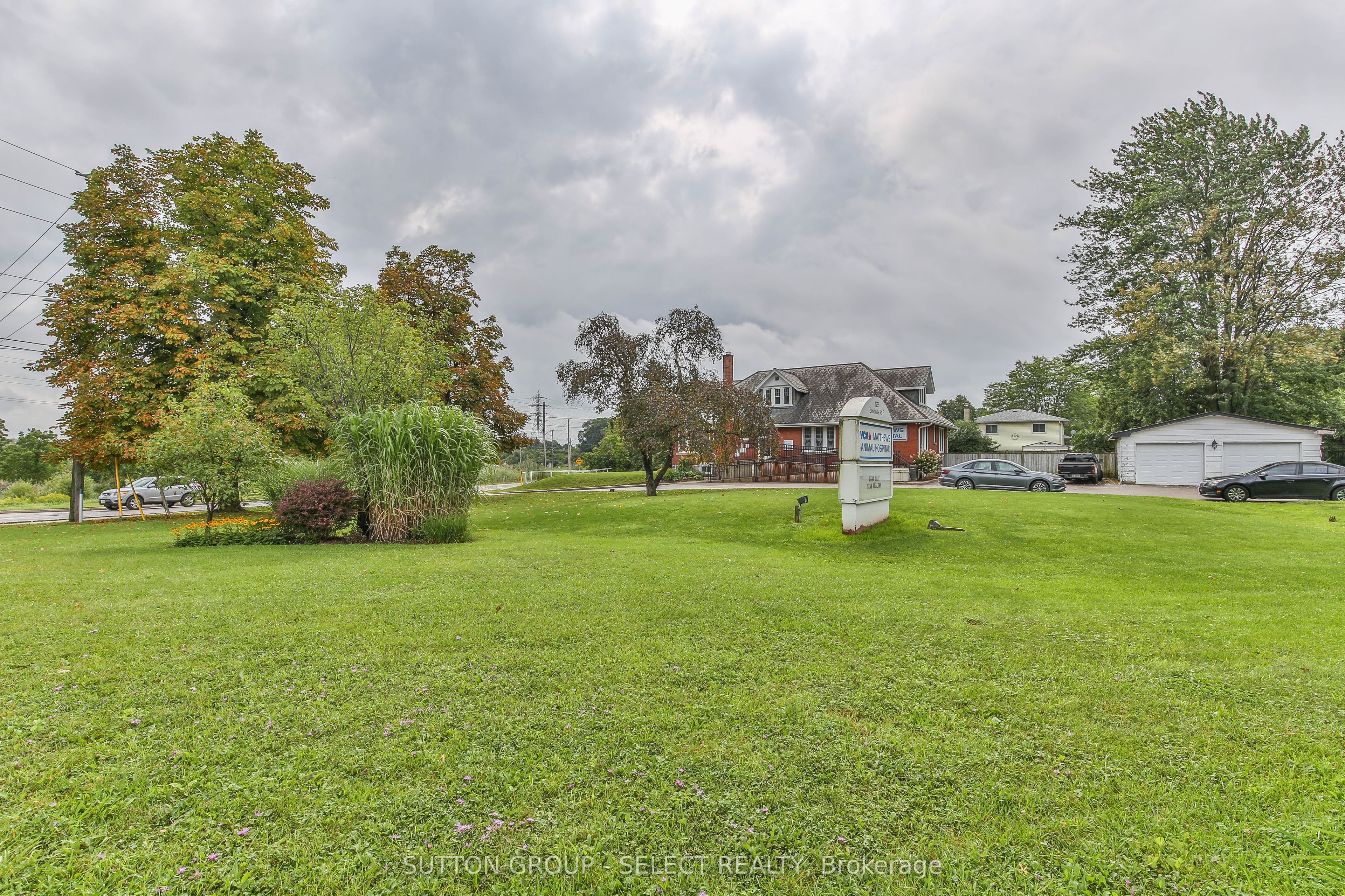 1255 Southdale Road Property Photo 11