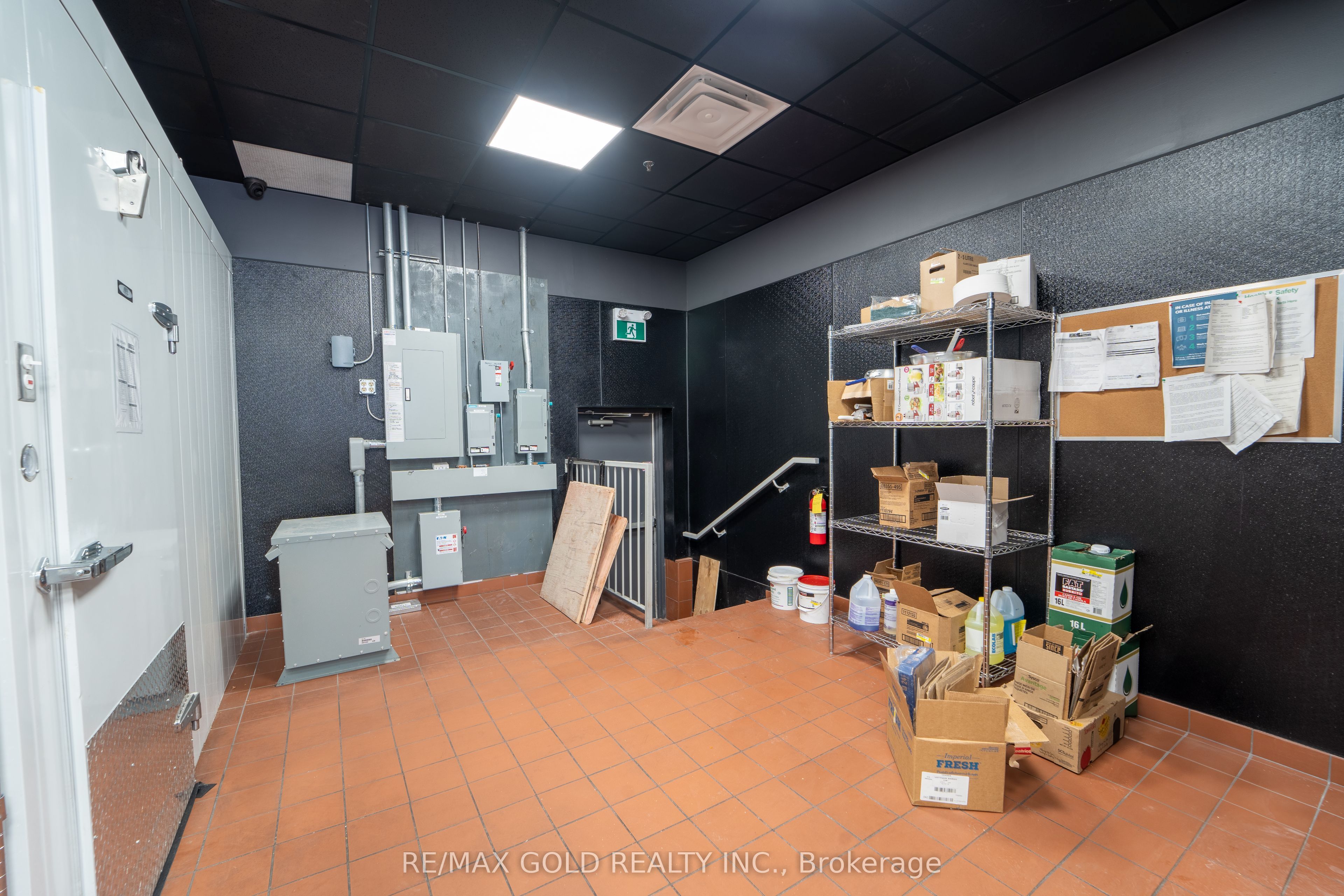 603 Colborne St Property Photo 13