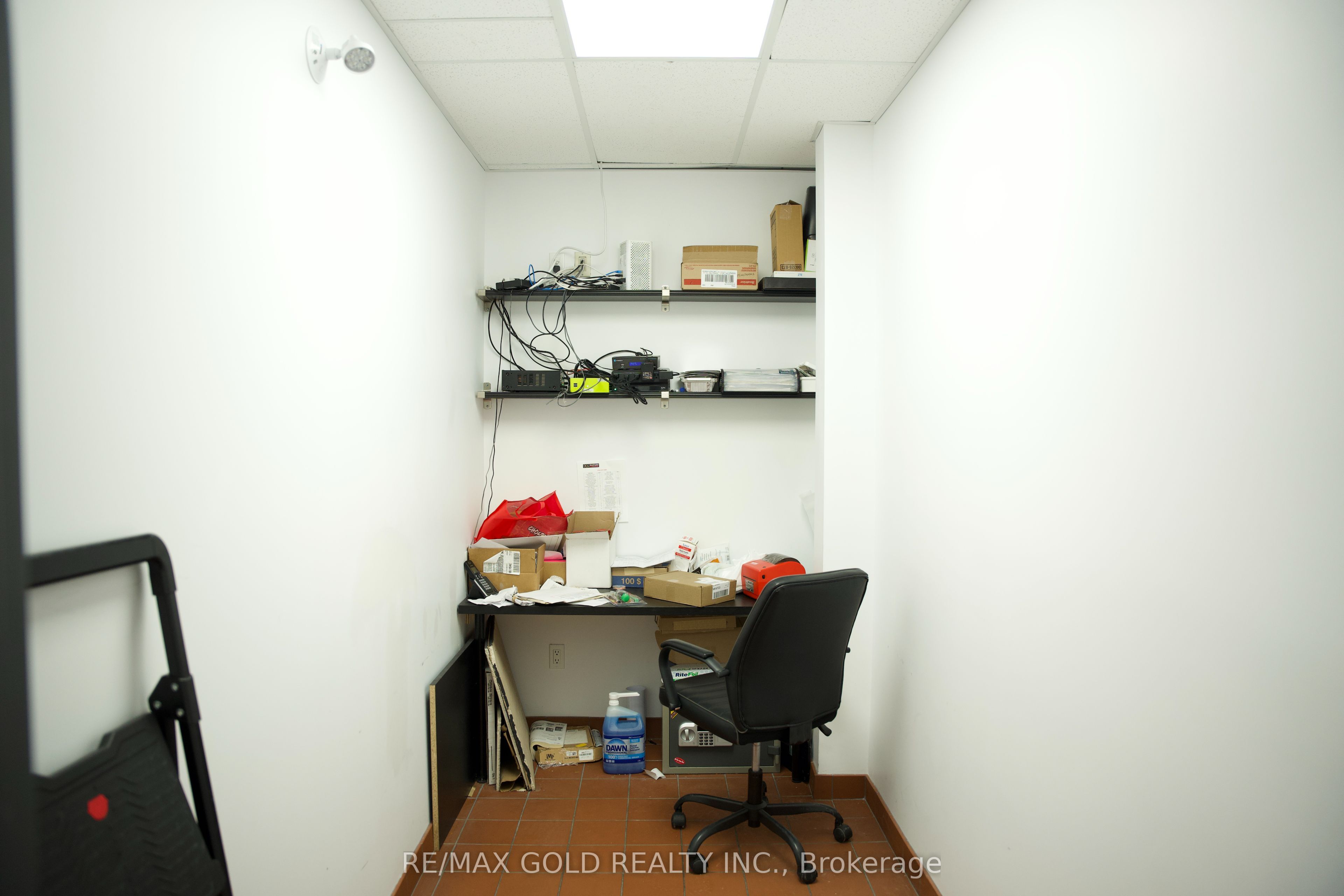 603 Colborne St Property Photo 20