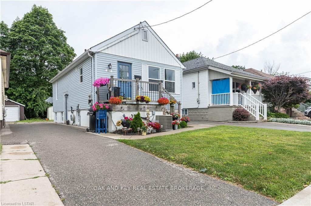 487 Burbrook Place Property Photo 2
