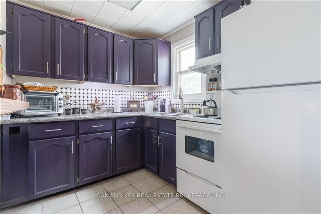 487 Burbrook Place Property Photo 6