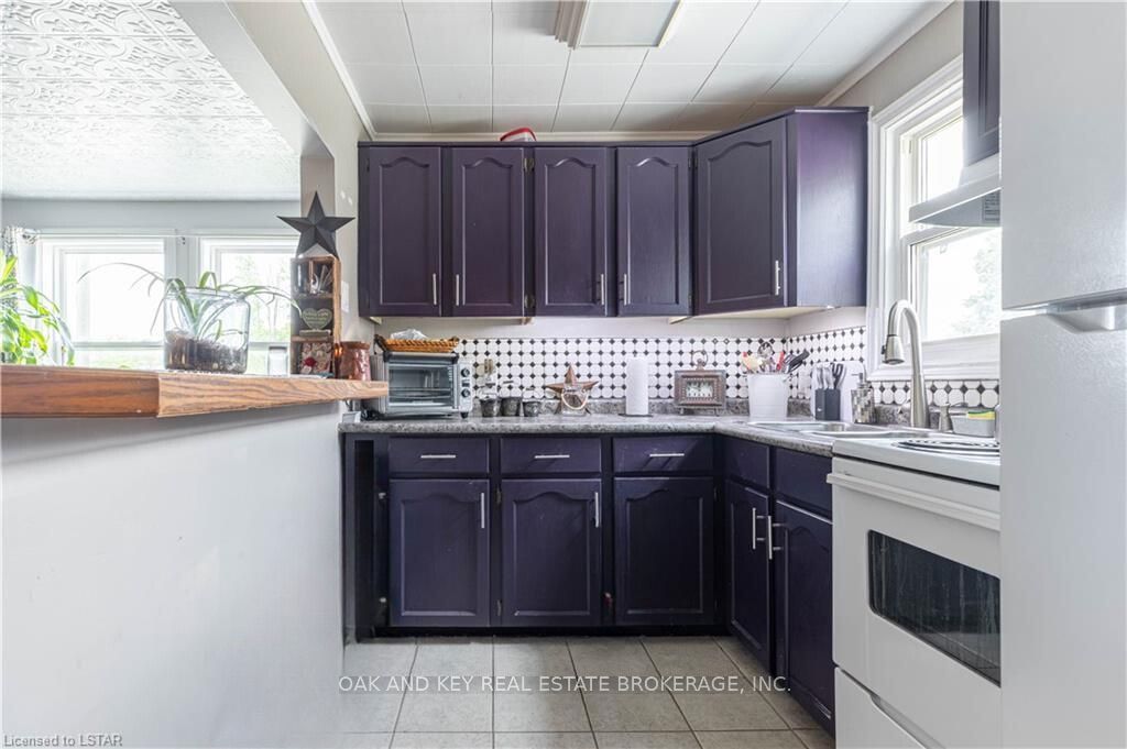 487 Burbrook Place Property Photo 7