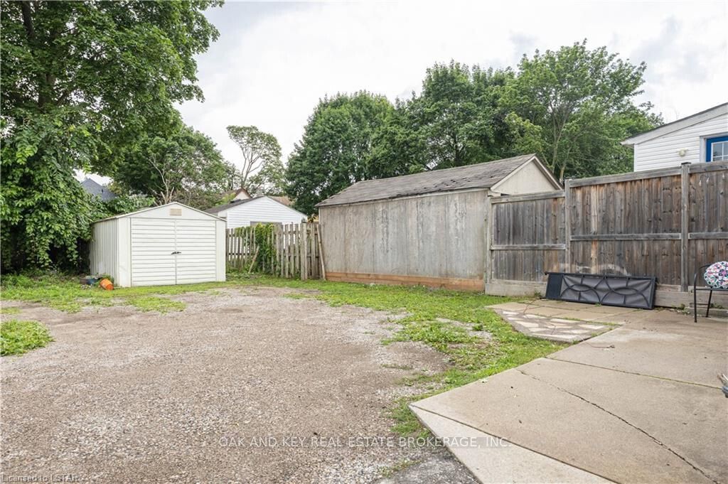 487 Burbrook Place Property Photo 12