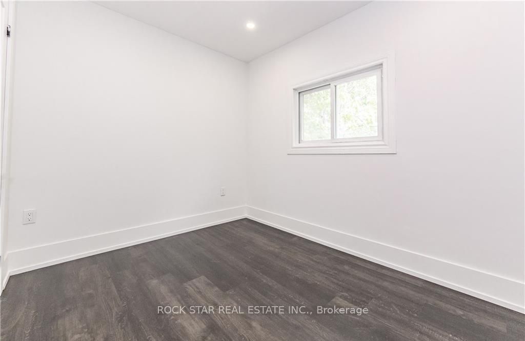 694 Upper Ottawa Street Property Photo 13