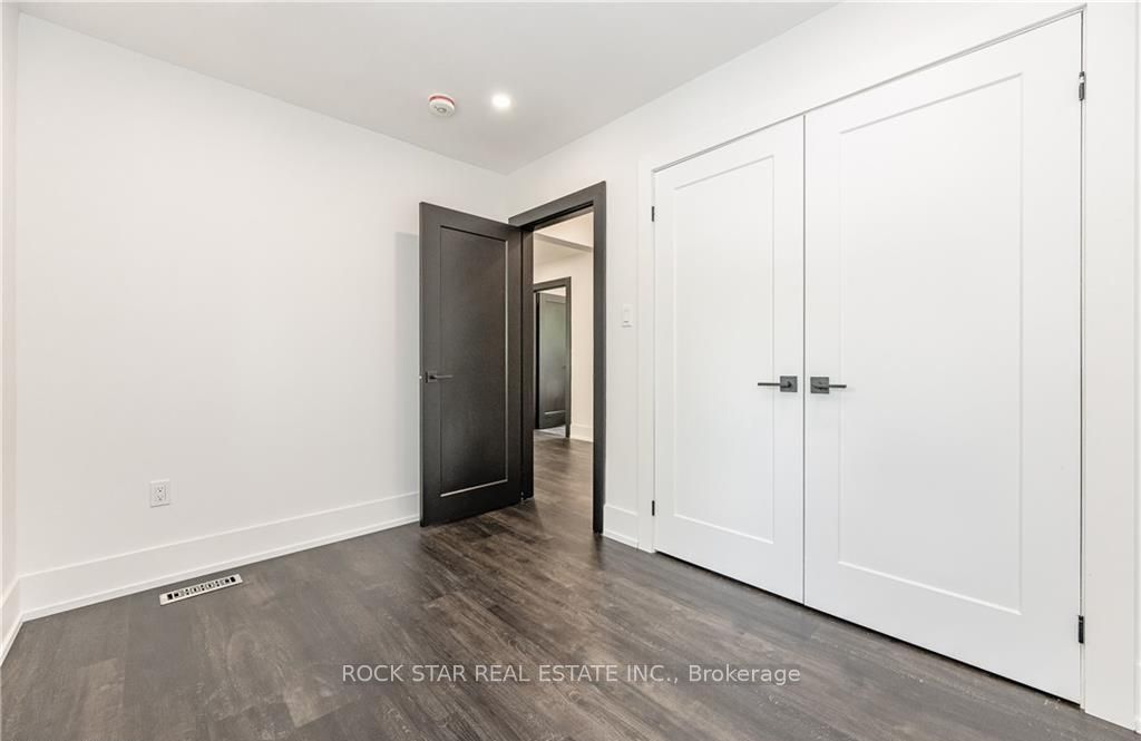 694 Upper Ottawa Street Property Photo 15