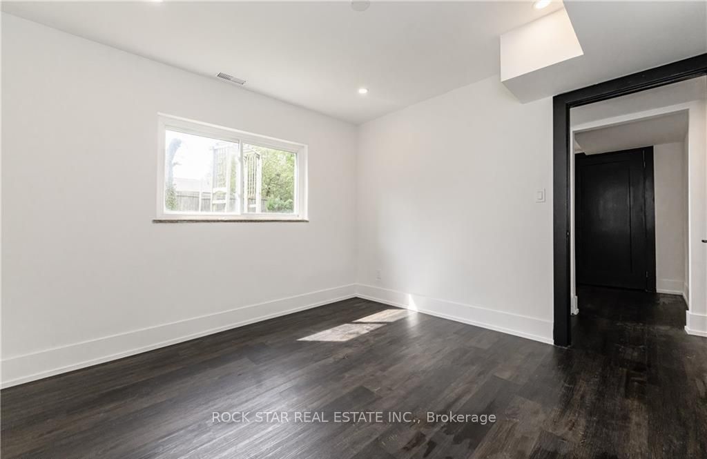 694 Upper Ottawa Street Property Photo 25
