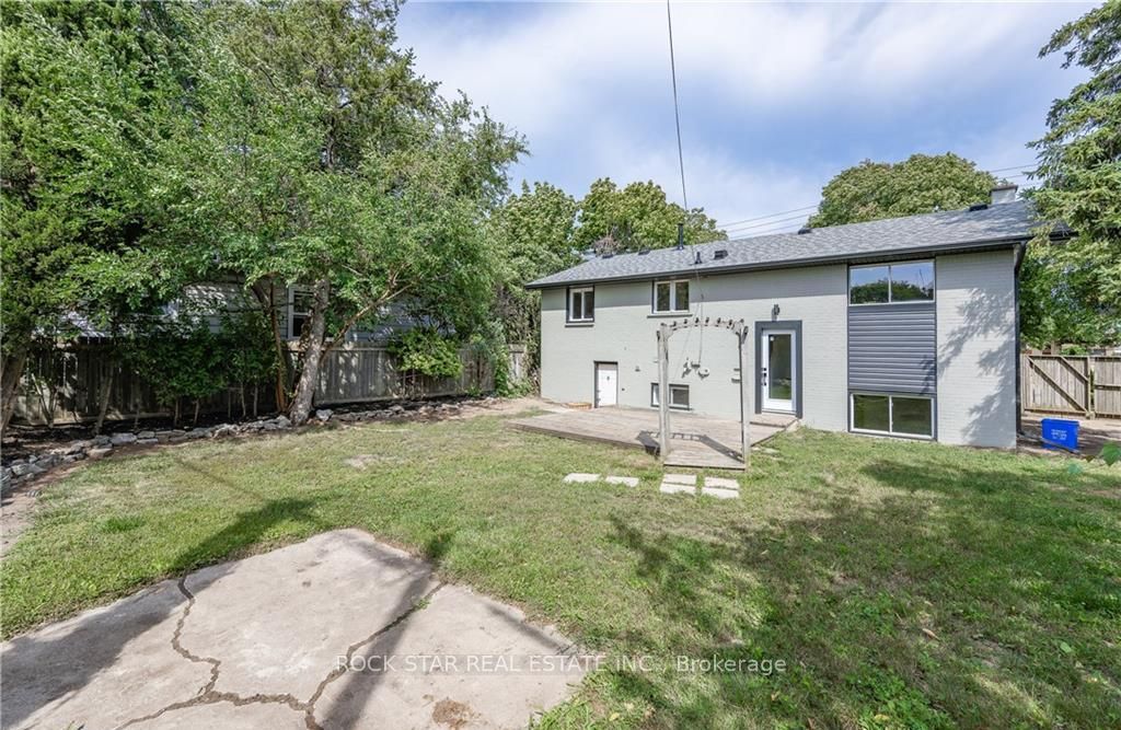 694 Upper Ottawa Street Property Photo 30