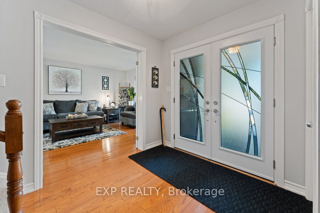 10 Thompson Court Property Photo 5