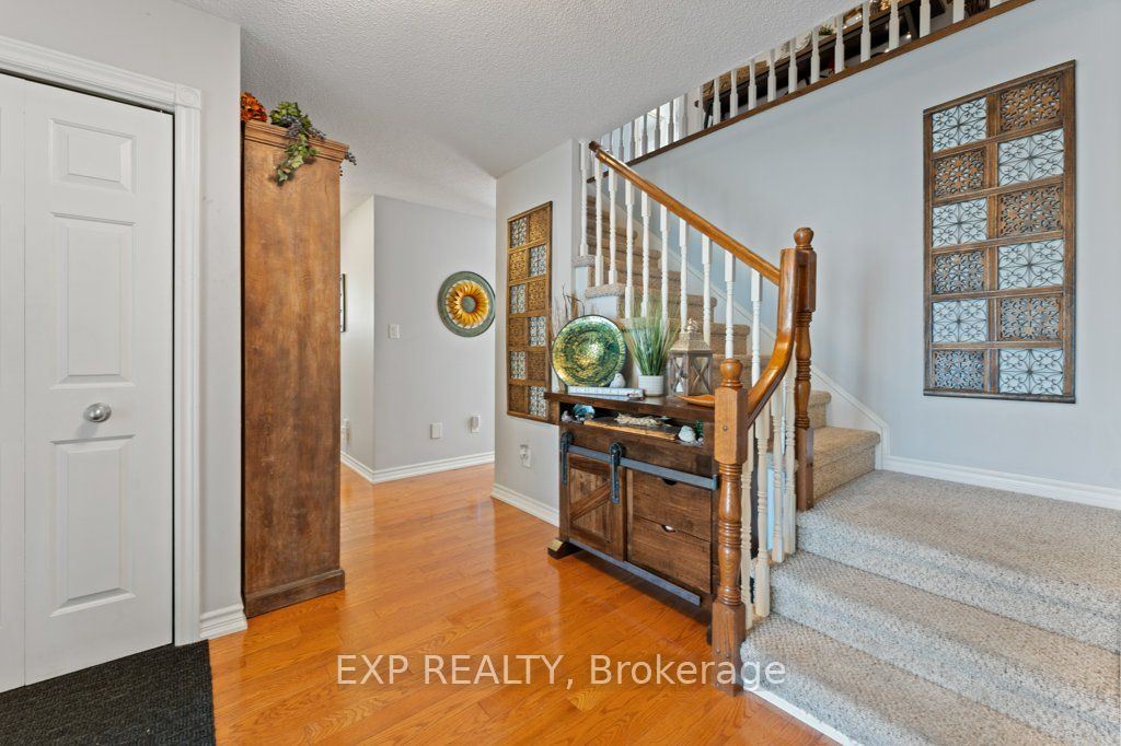 10 Thompson Court Property Photo 18