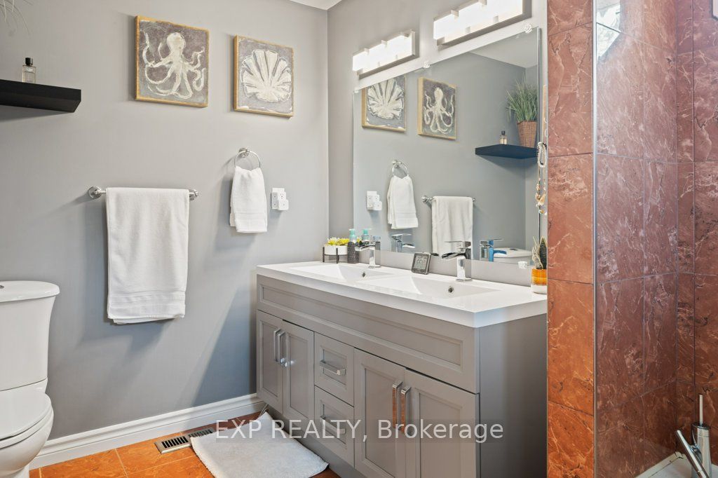 10 Thompson Court Property Photo 21