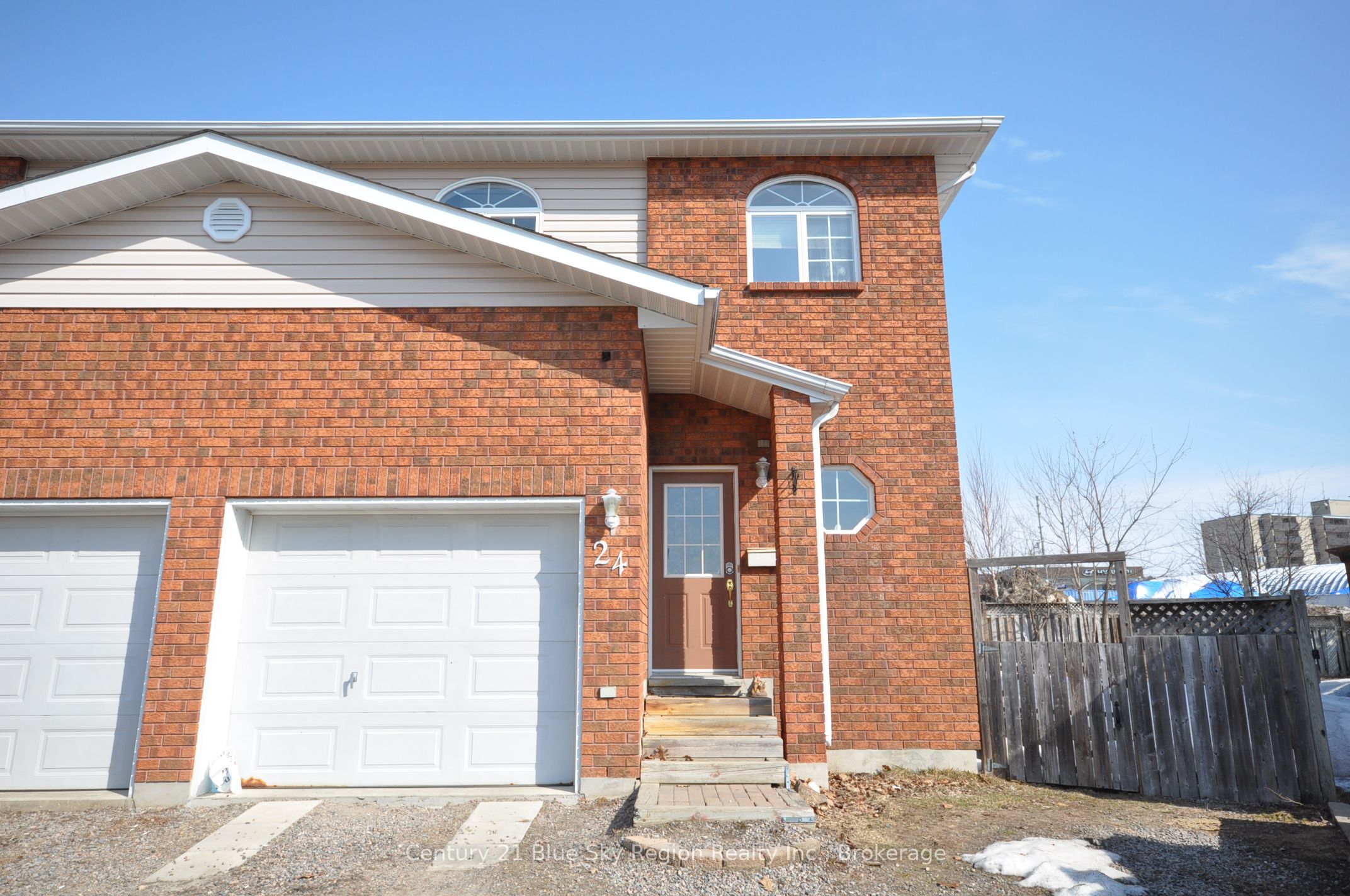 24 Tiffany Court Property Photo