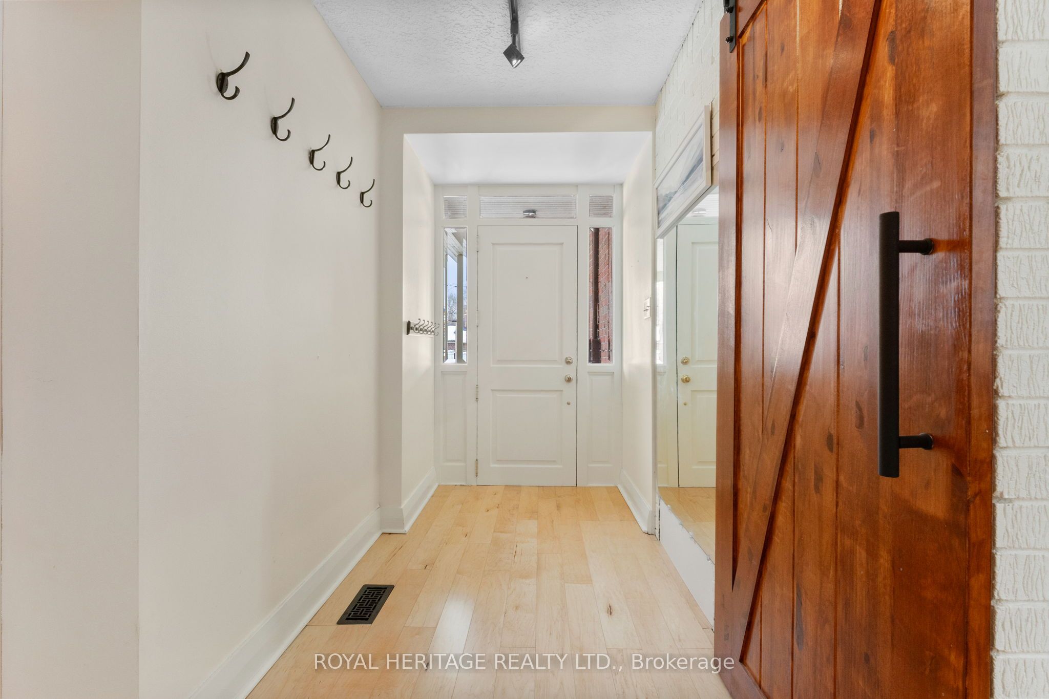 181 Abbott Boulevard Property Photo 6