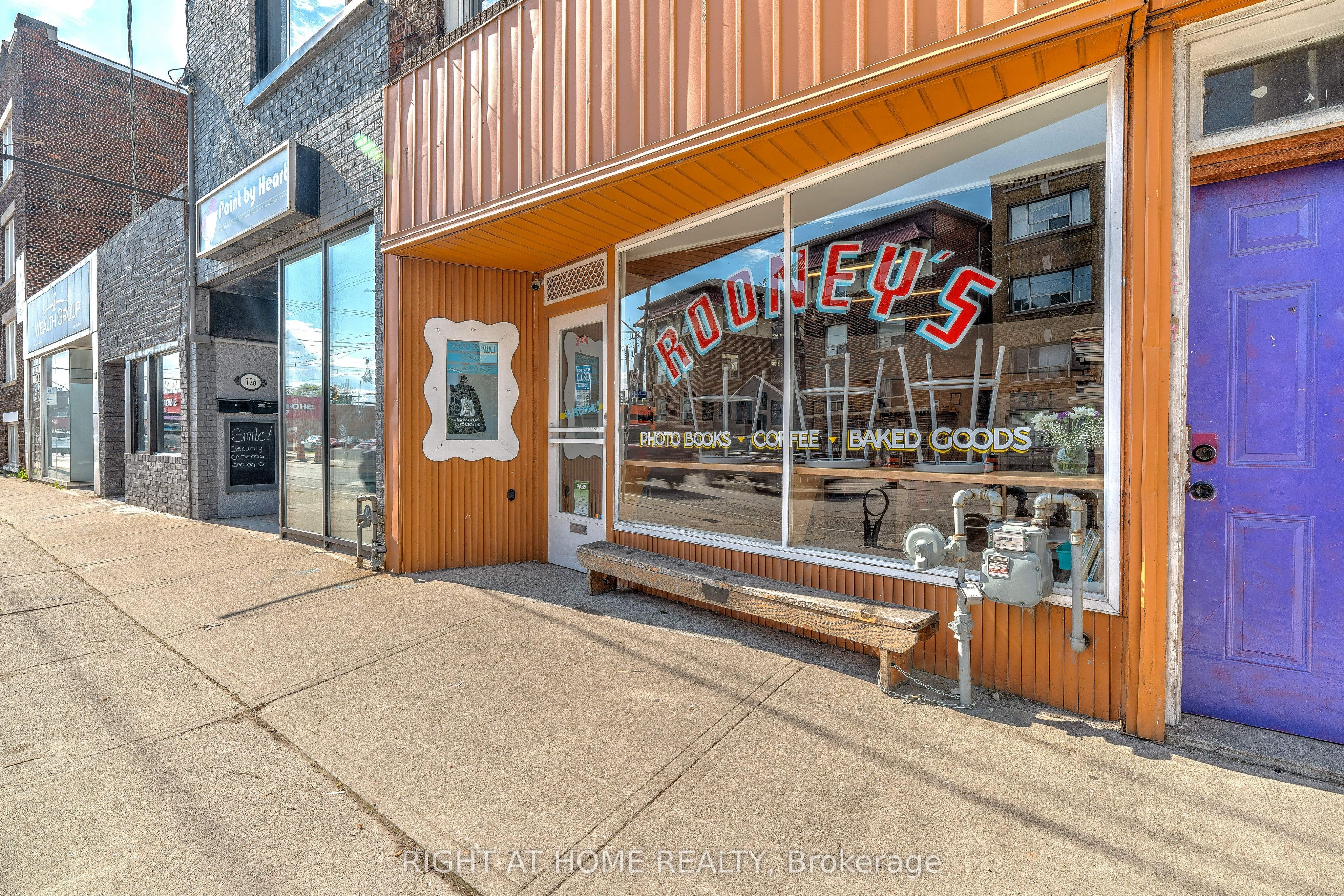 724 Main St E Property Photo 2