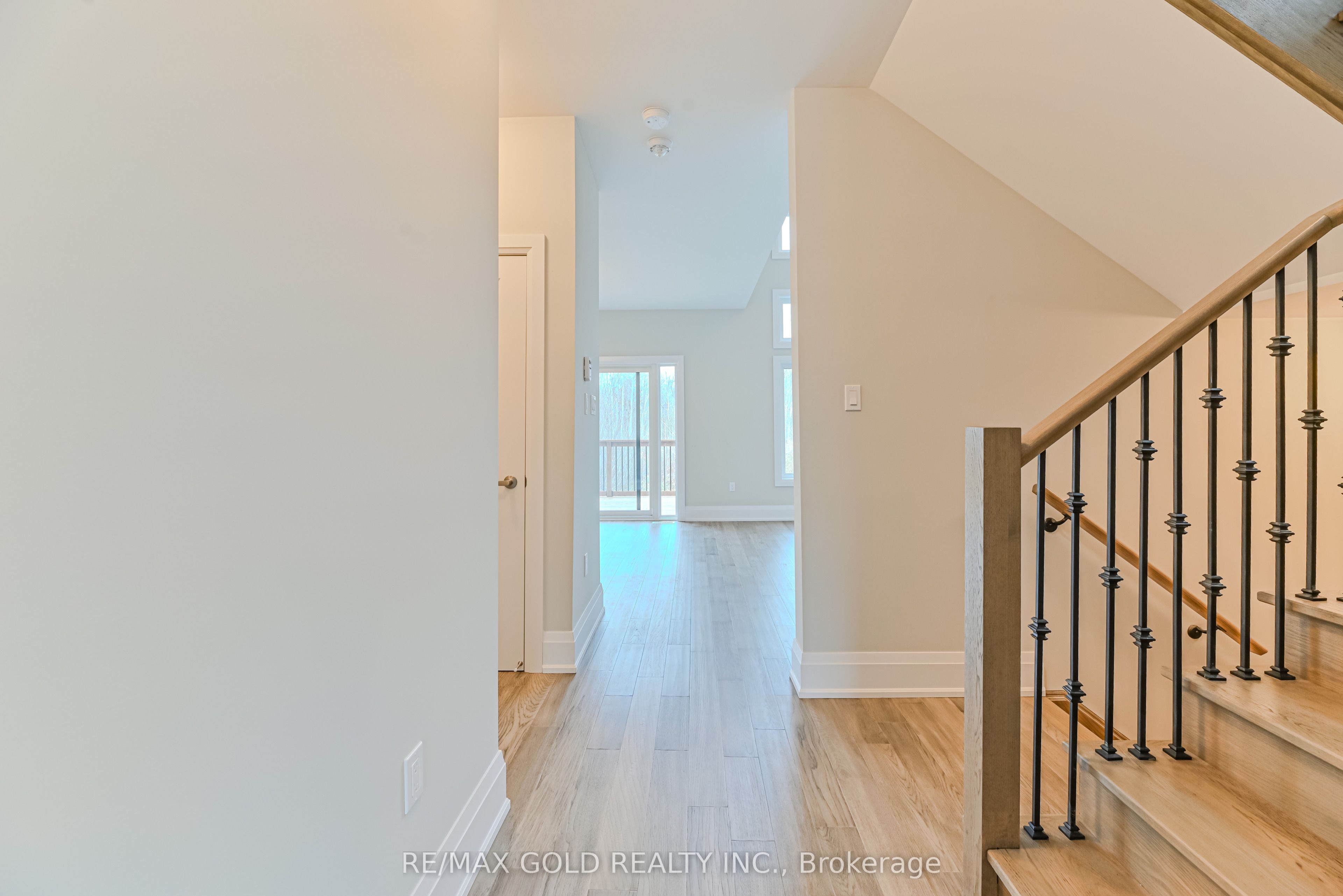 123 Jewel Street Property Photo 11