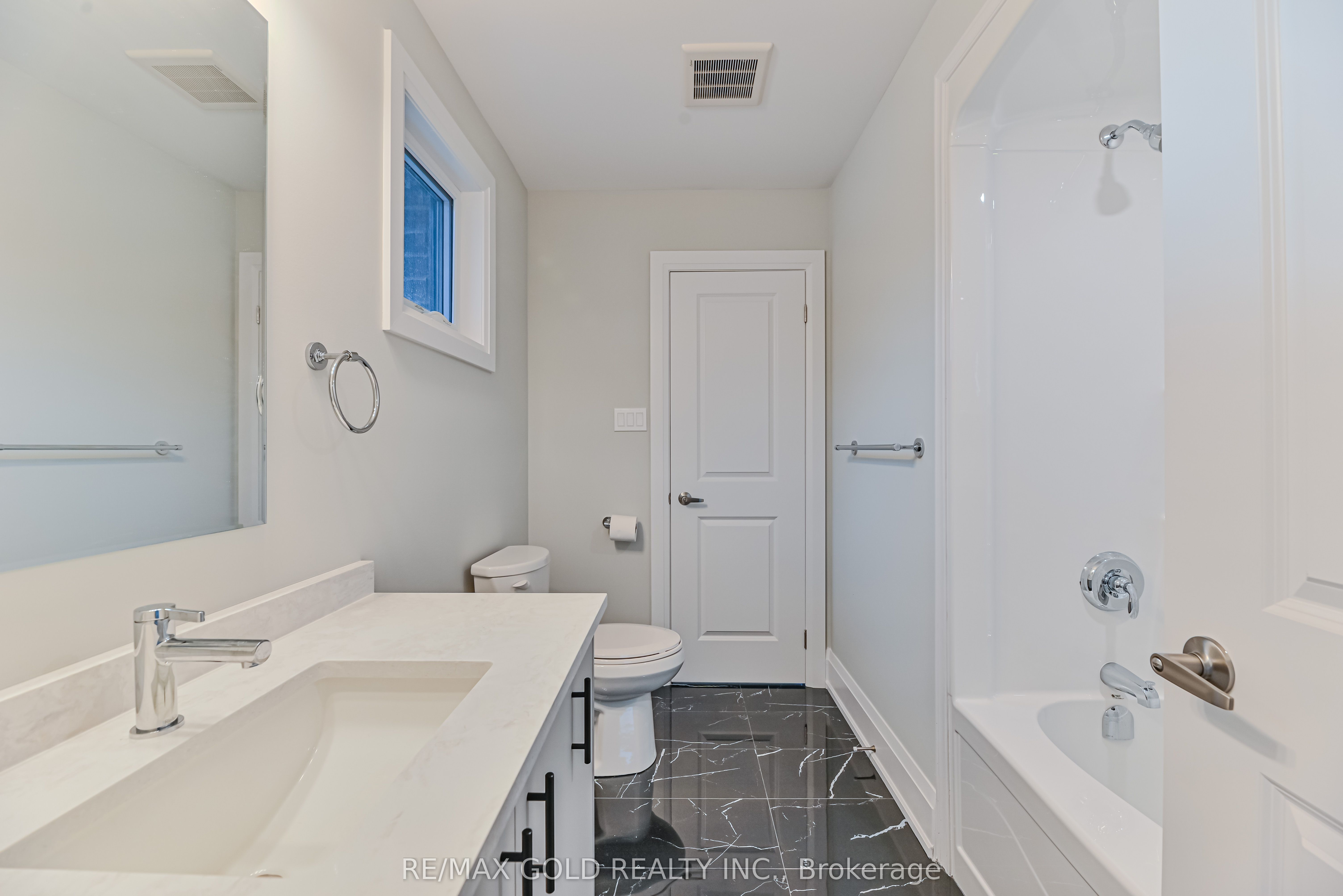 123 Jewel Street Property Photo 28