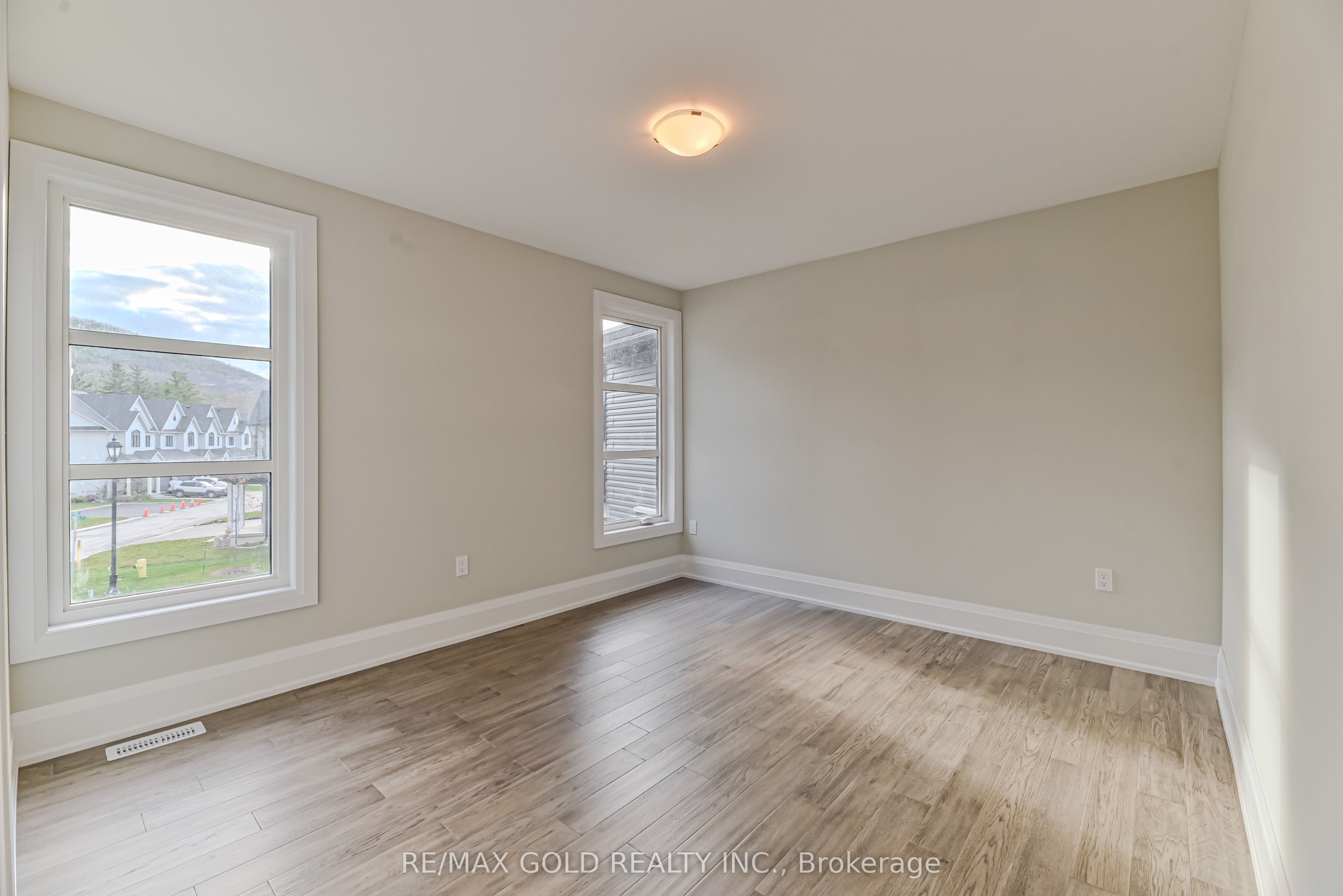 123 Jewel Street Property Photo 31