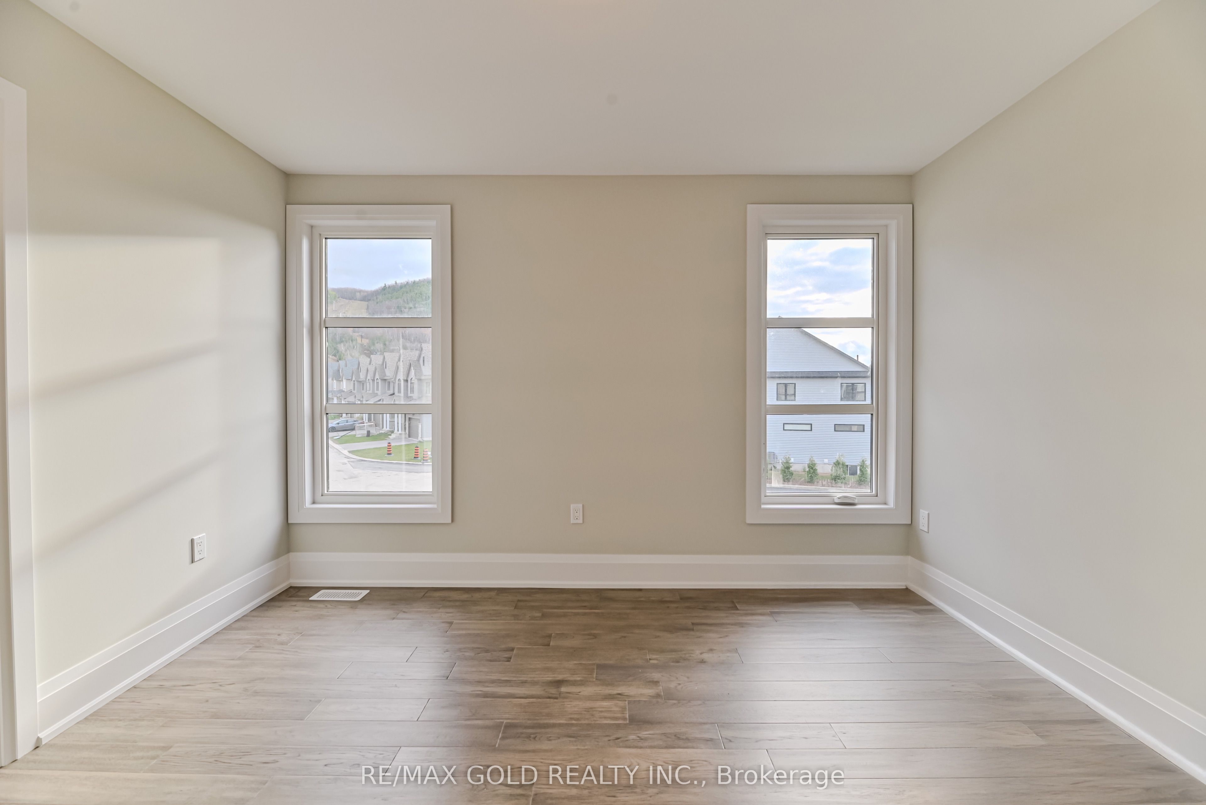 123 Jewel Street Property Photo 32