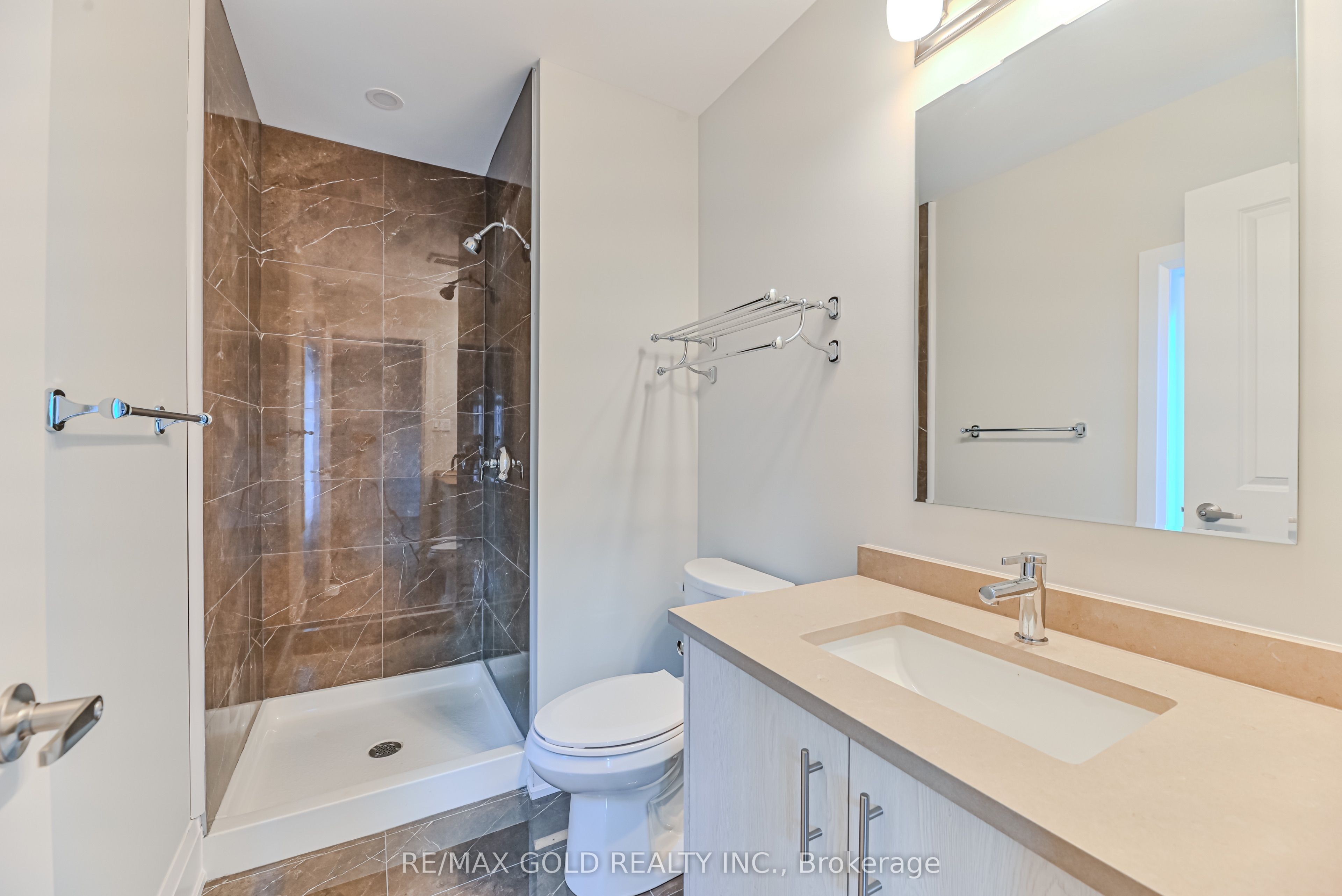 123 Jewel Street Property Photo 35