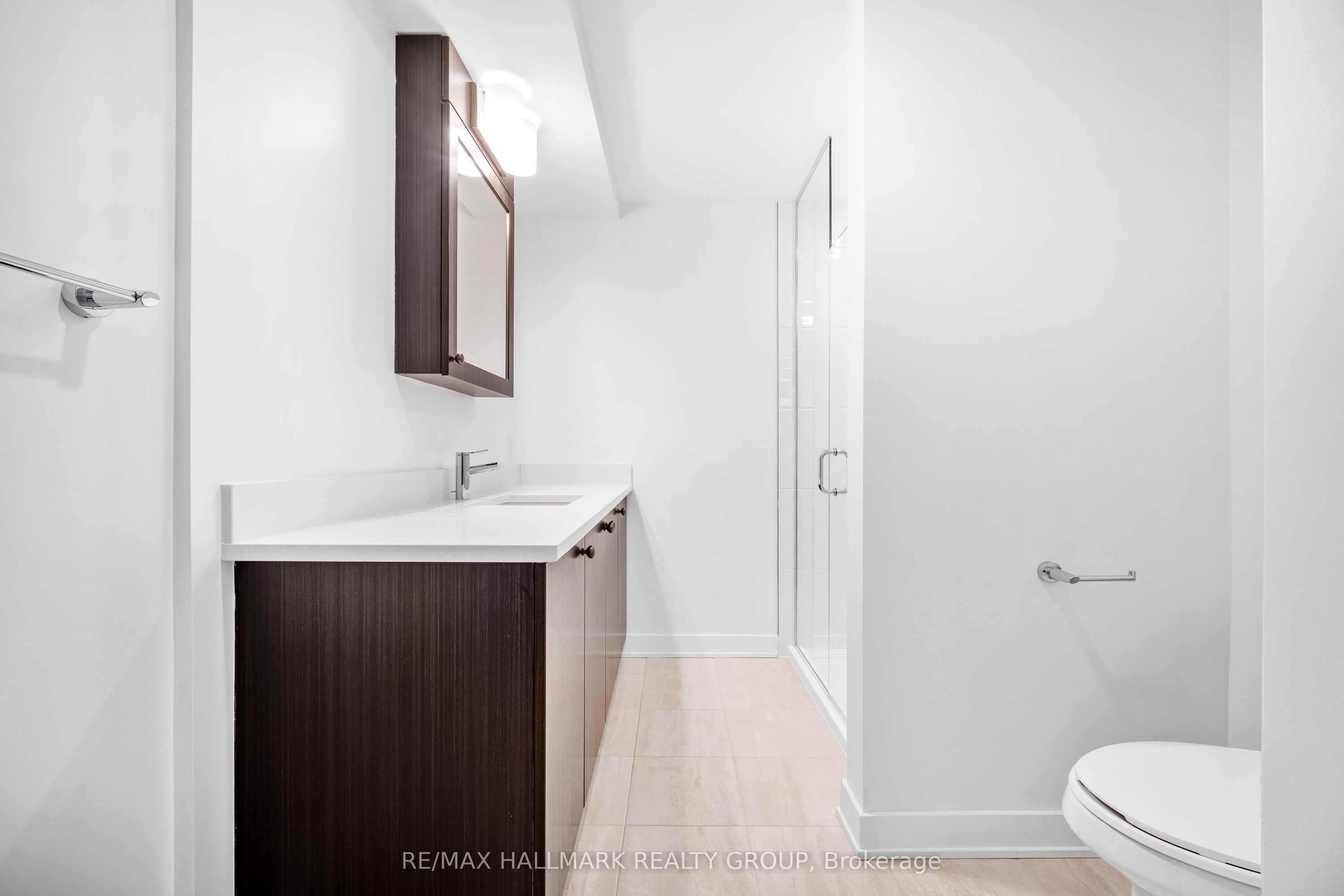 #1403 - 340 Queen Street Property Photo 6