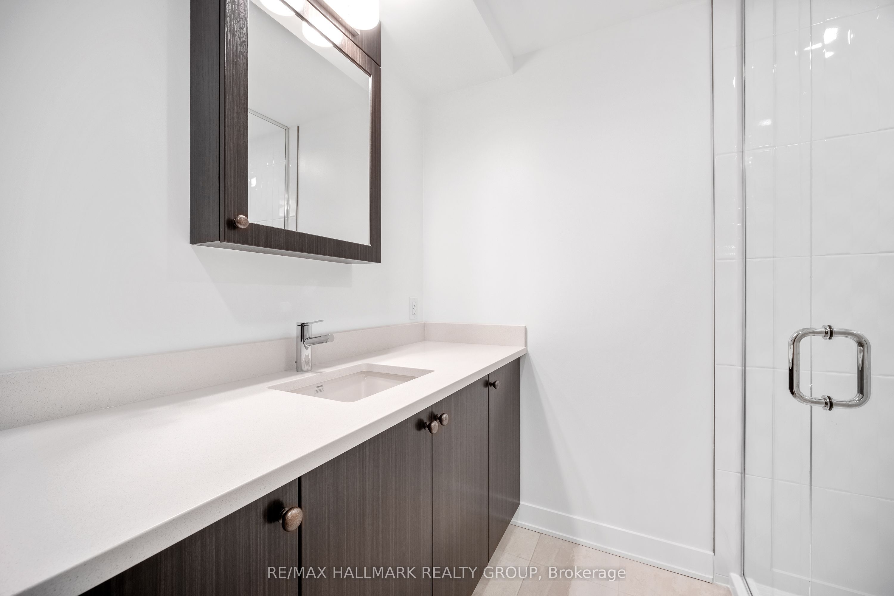 #1403 - 340 Queen Street Property Photo 8