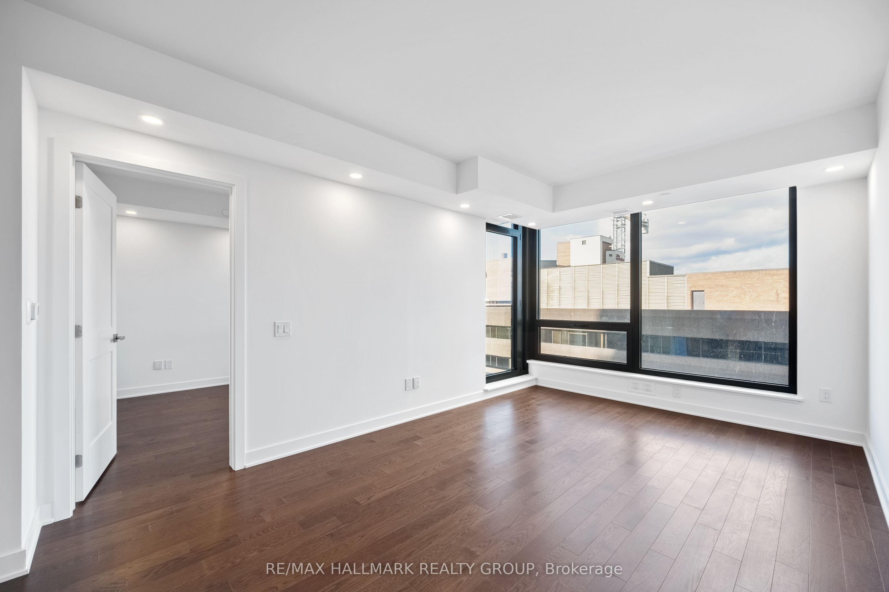 #1403 - 340 Queen Street Property Photo 14